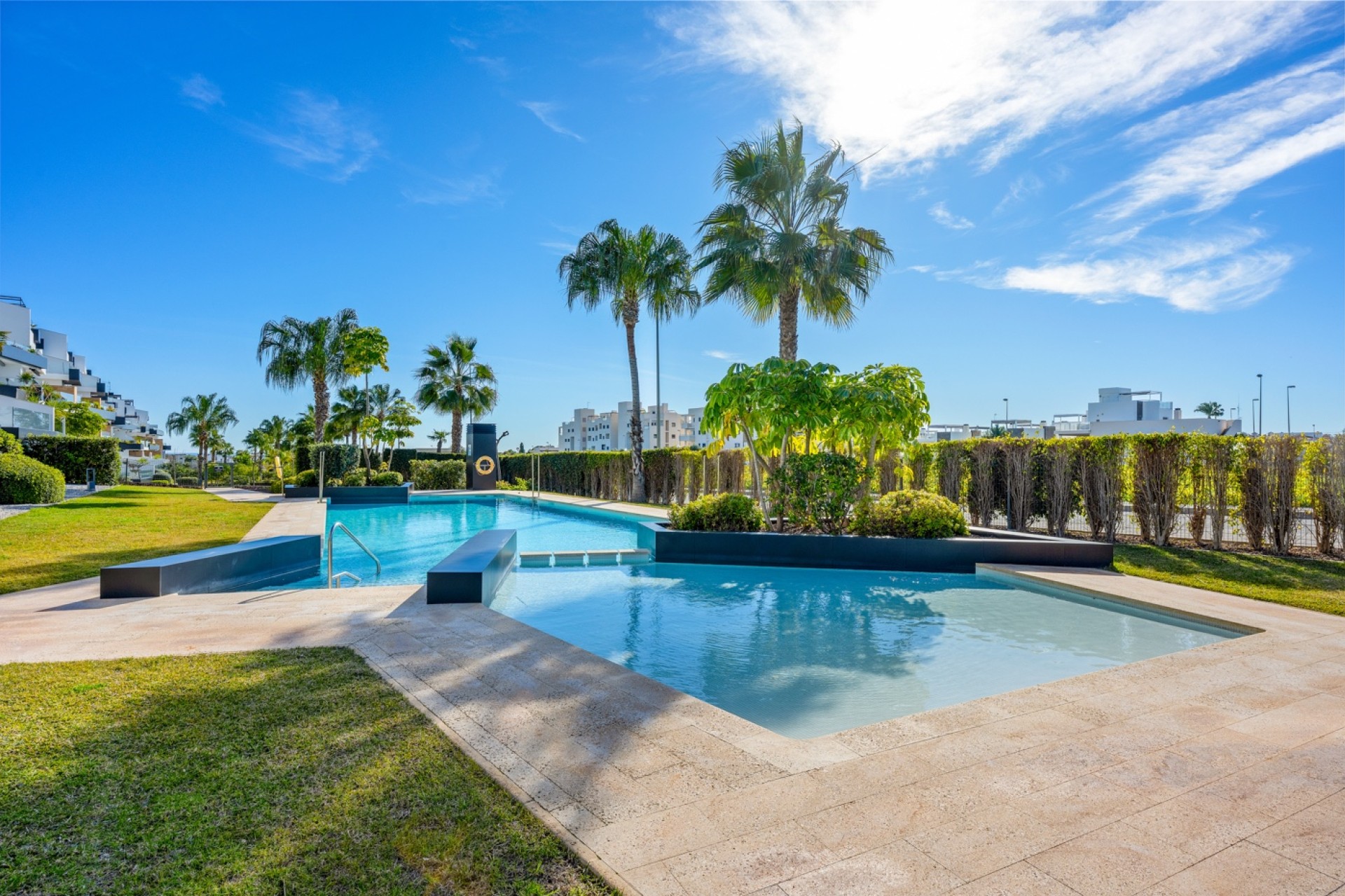 Resale - Apartment - Villamartín