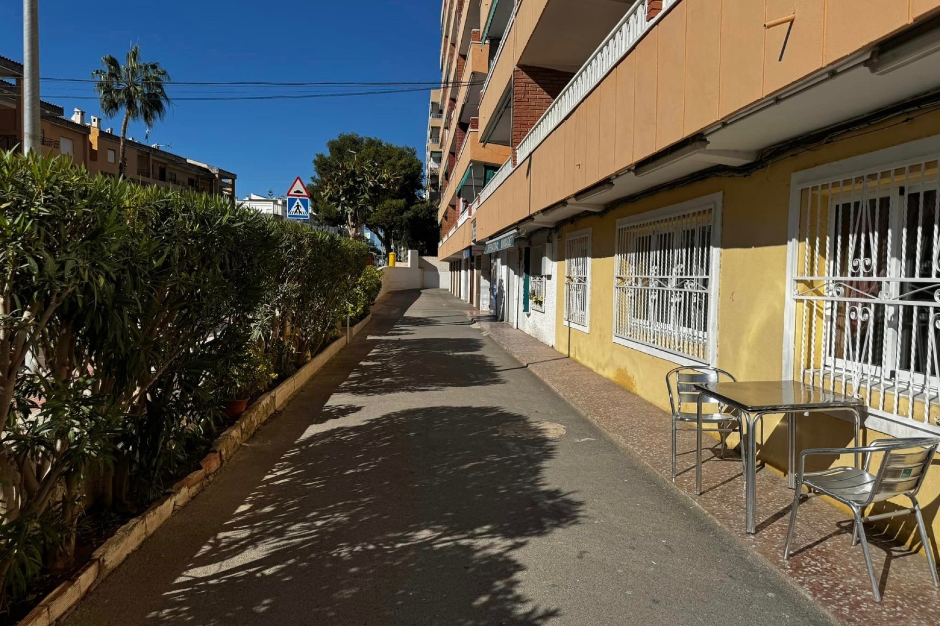 Resale - Commercial - Punta Prima