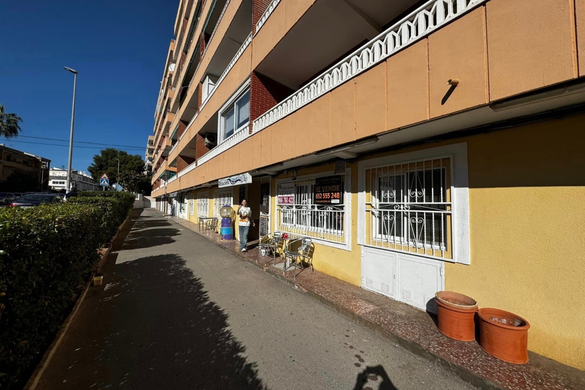 Resale - Commercial - Punta Prima
