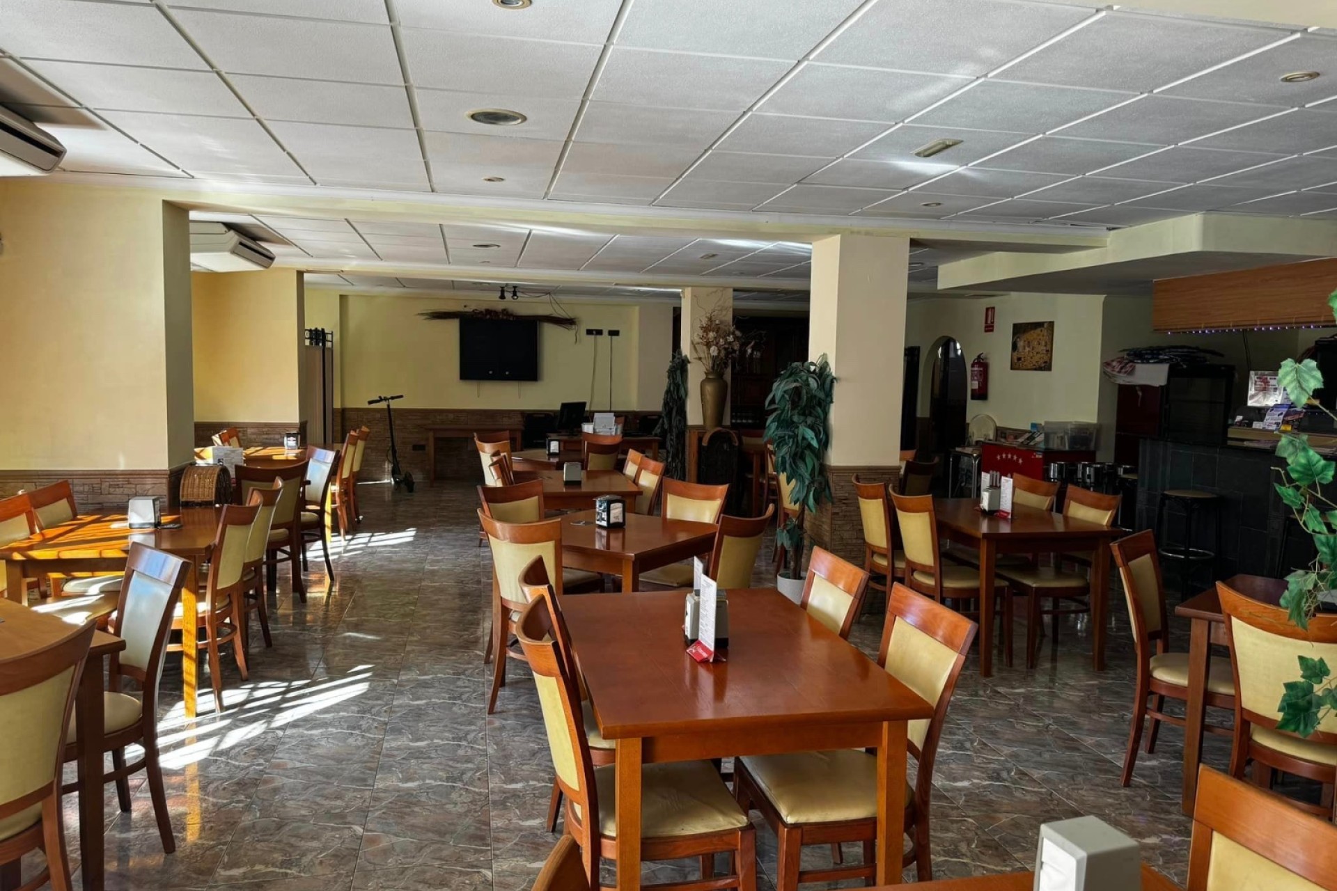 Resale - Commercial - Punta Prima