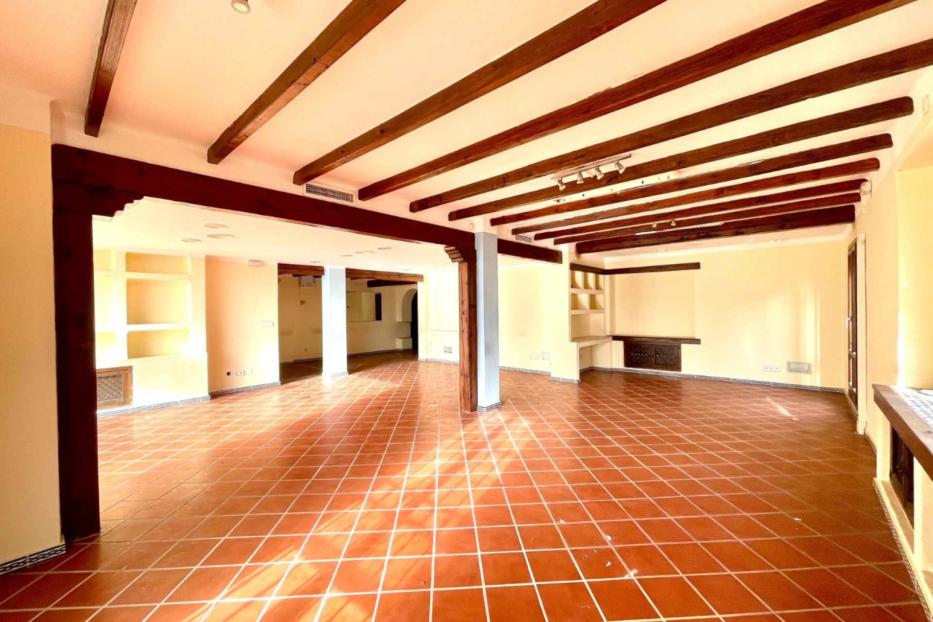 Resale - Commercial - Torrevieja - Playa Los Locos