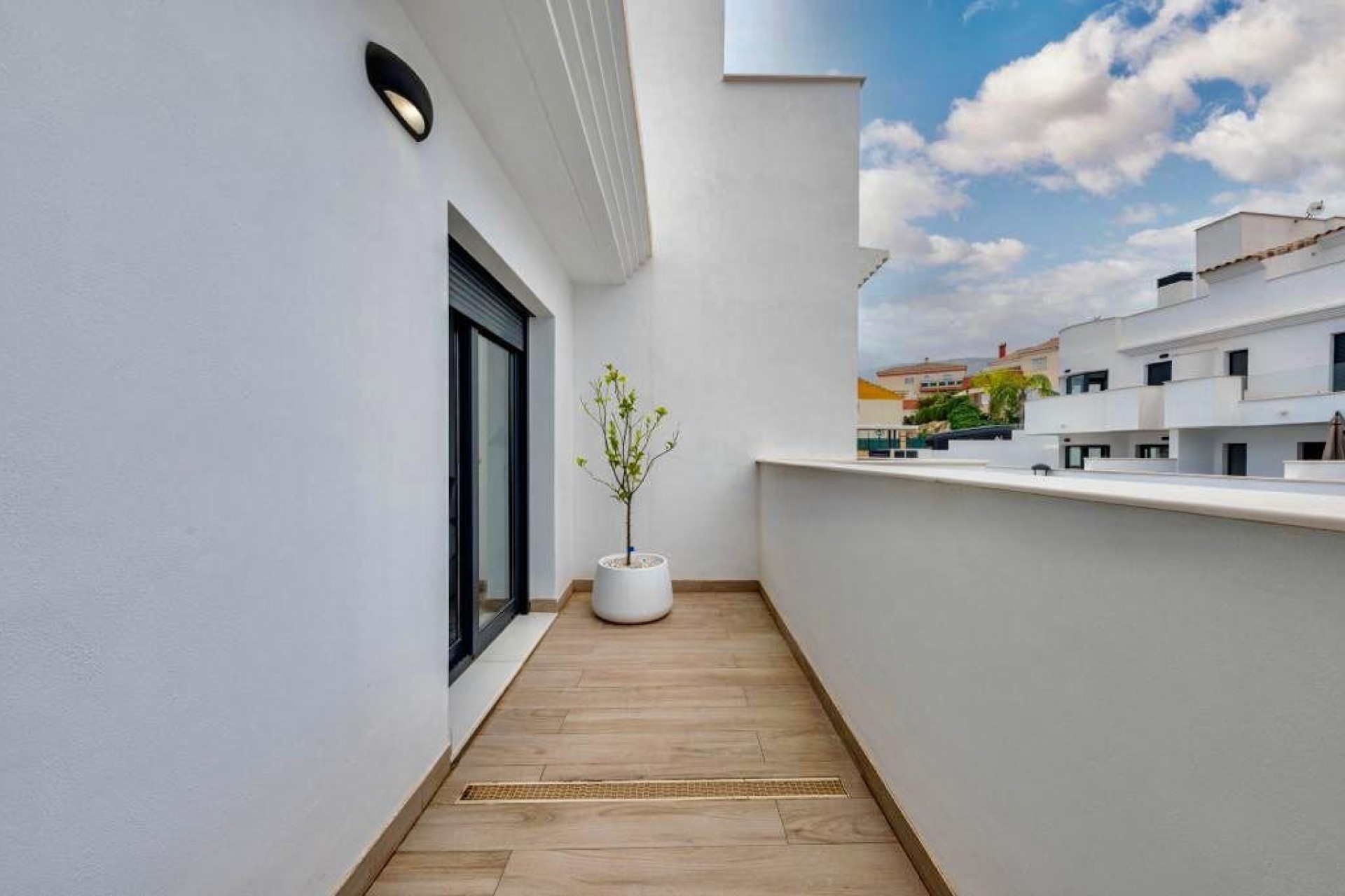 Resale - House - Finestrat - Urbanización