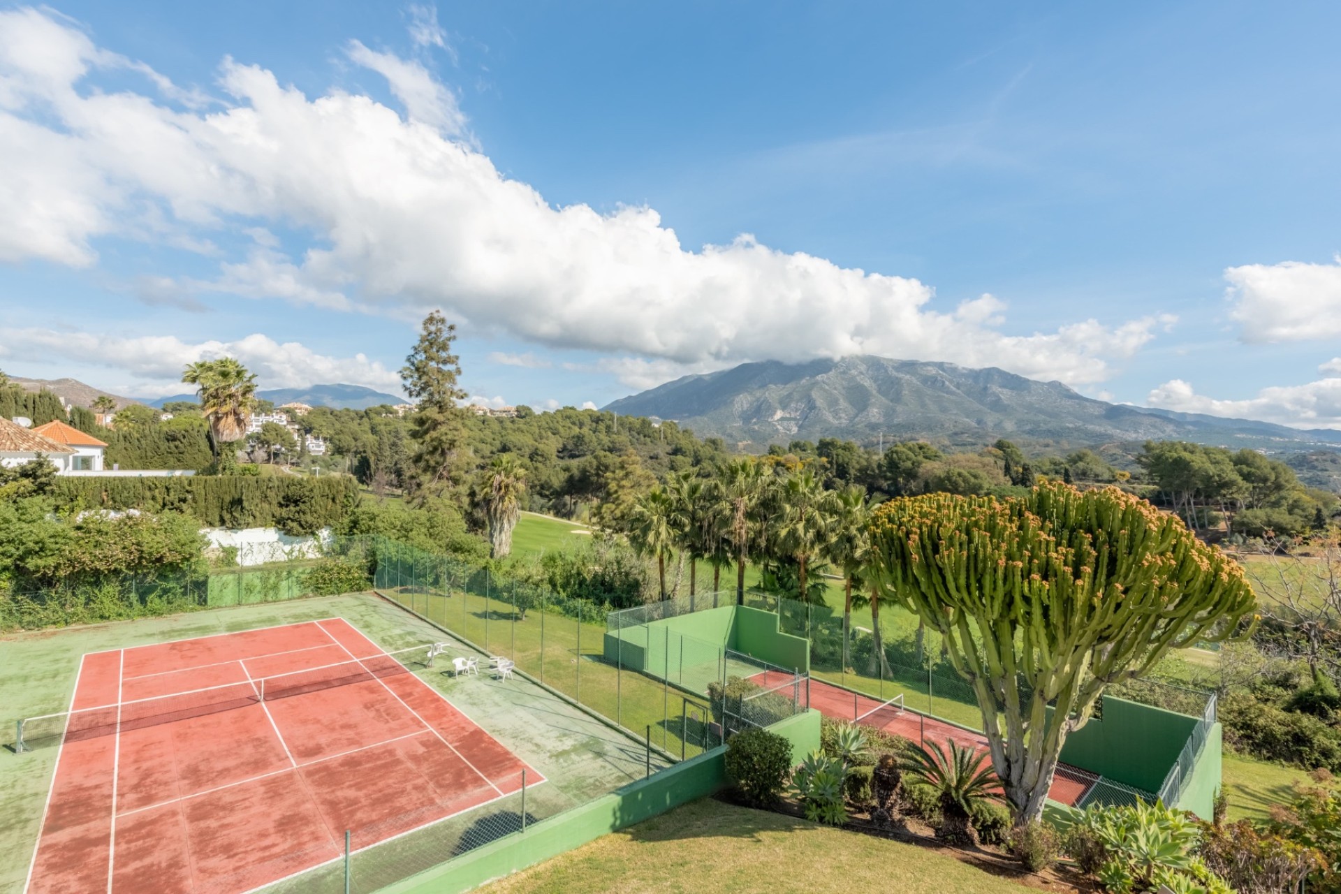 Resale - House - Marbella - Nueva Andalucía