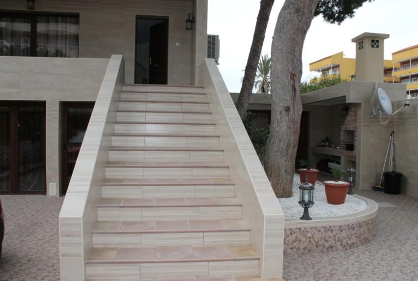 Resale - House - Punta Prima