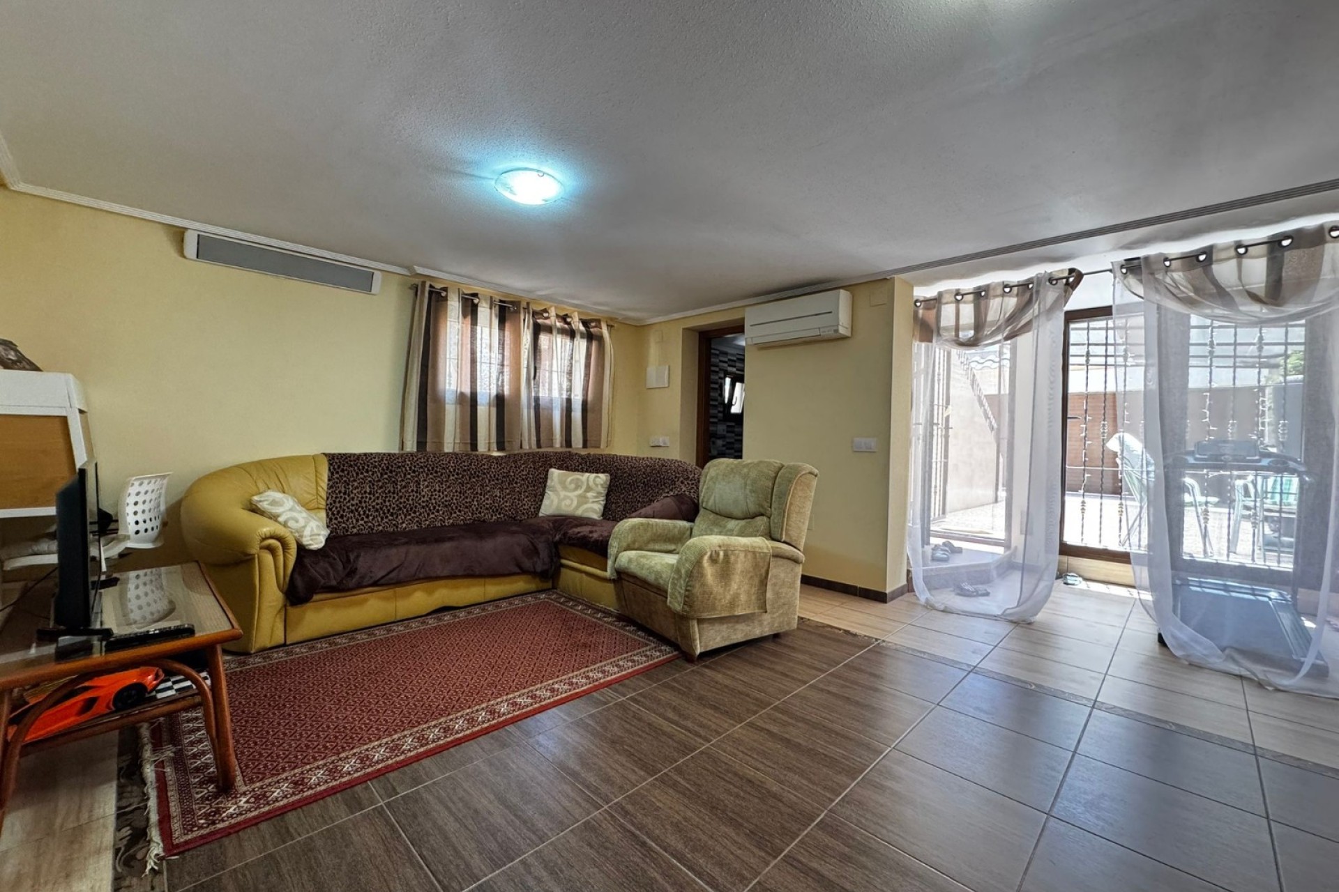 Resale - House - Punta Prima