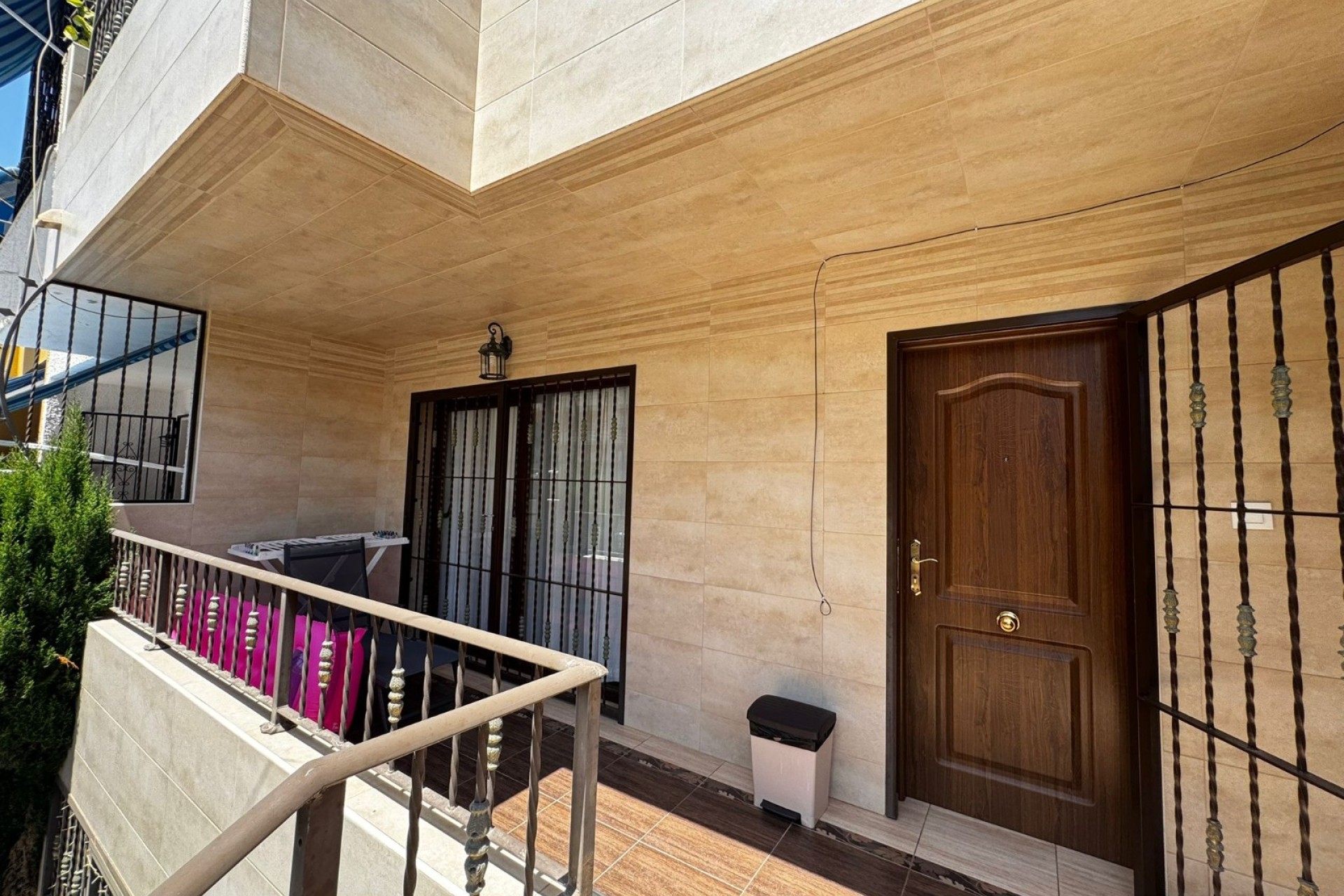 Resale - House - Punta Prima