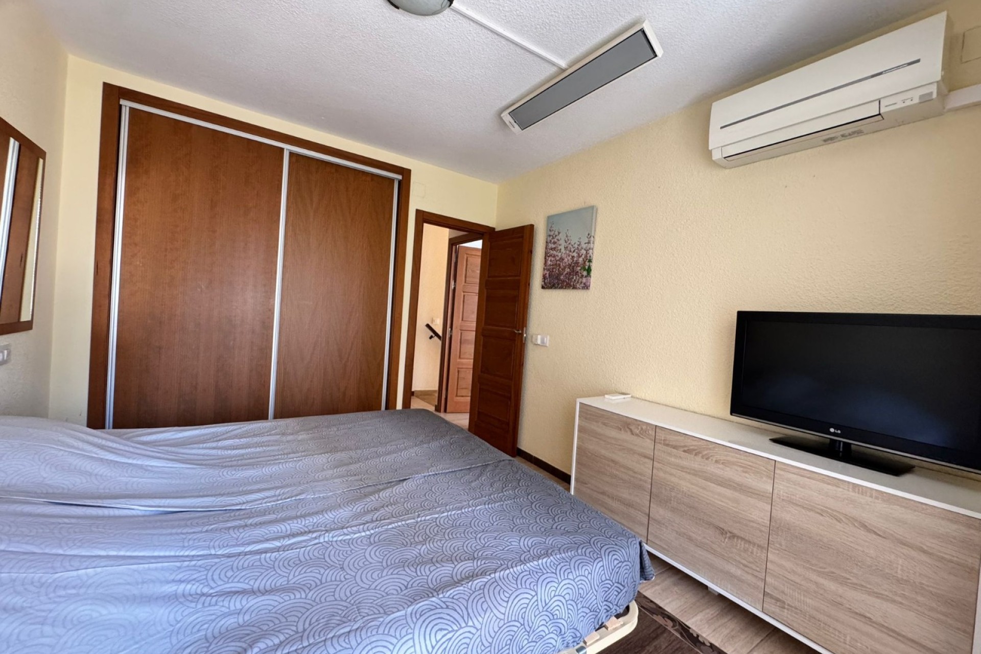 Resale - House - Punta Prima