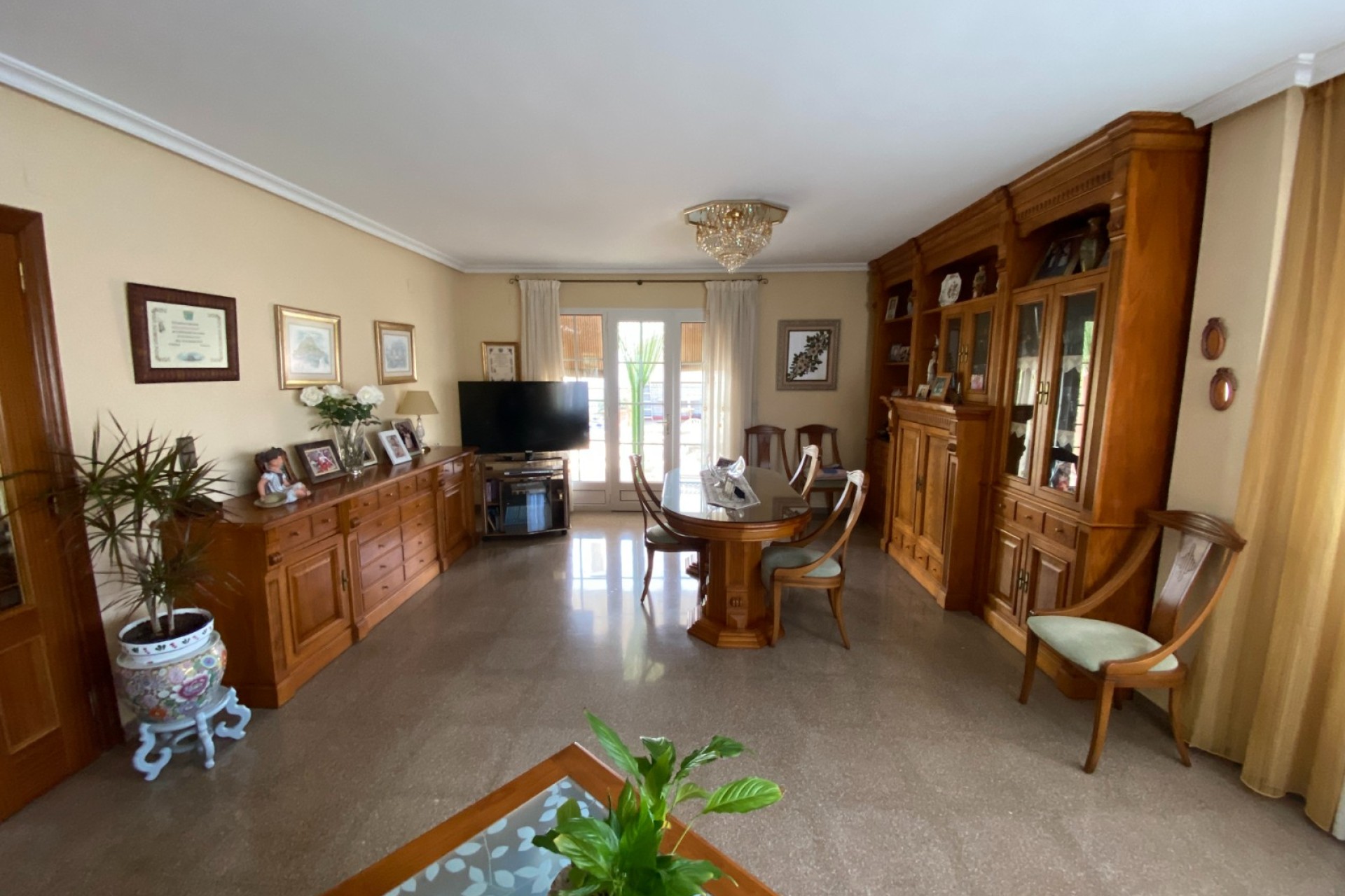 Resale - House - Sax