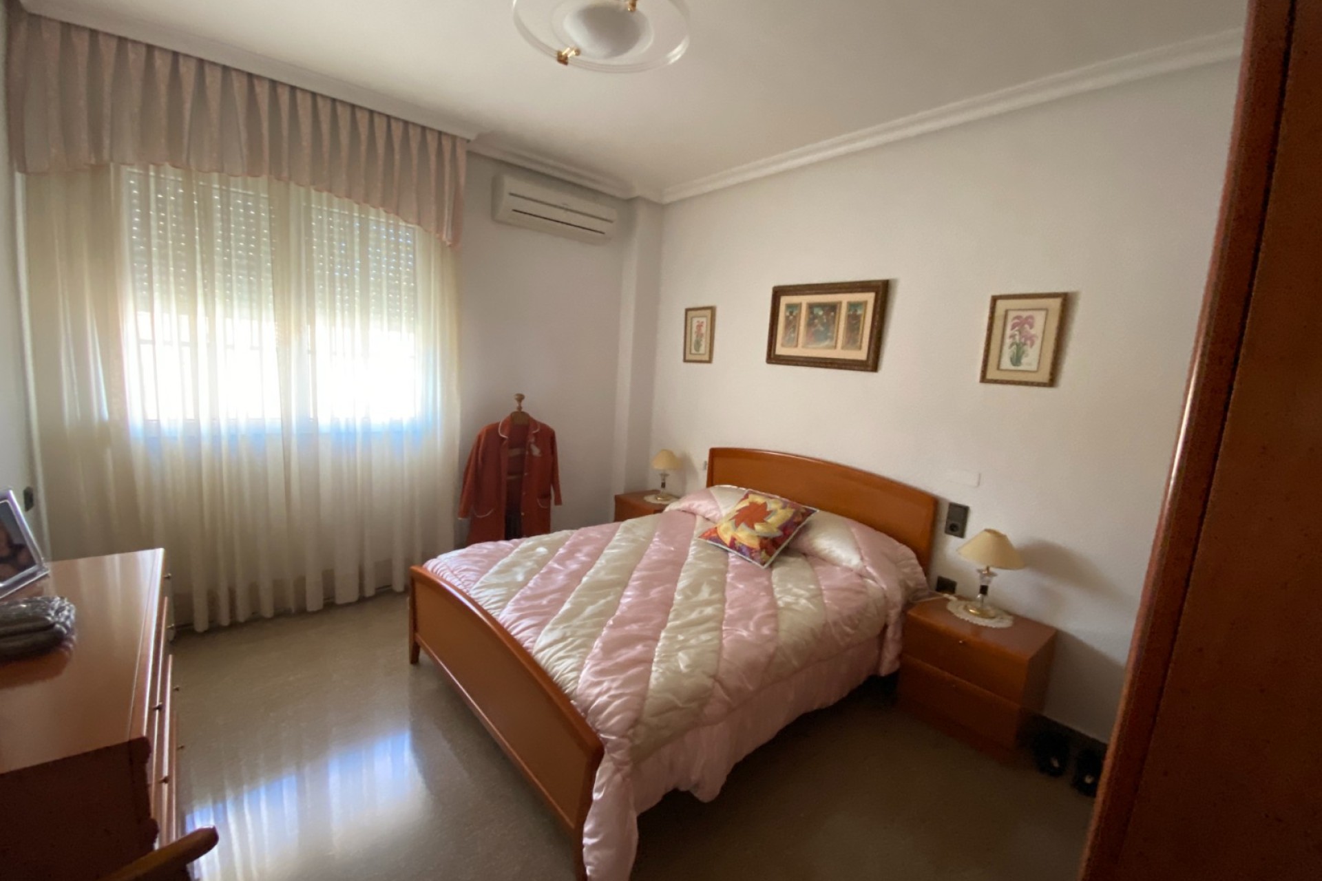 Resale - House - Sax