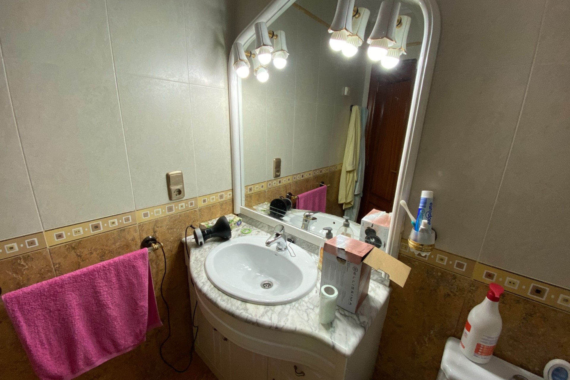 Resale - House - Sax