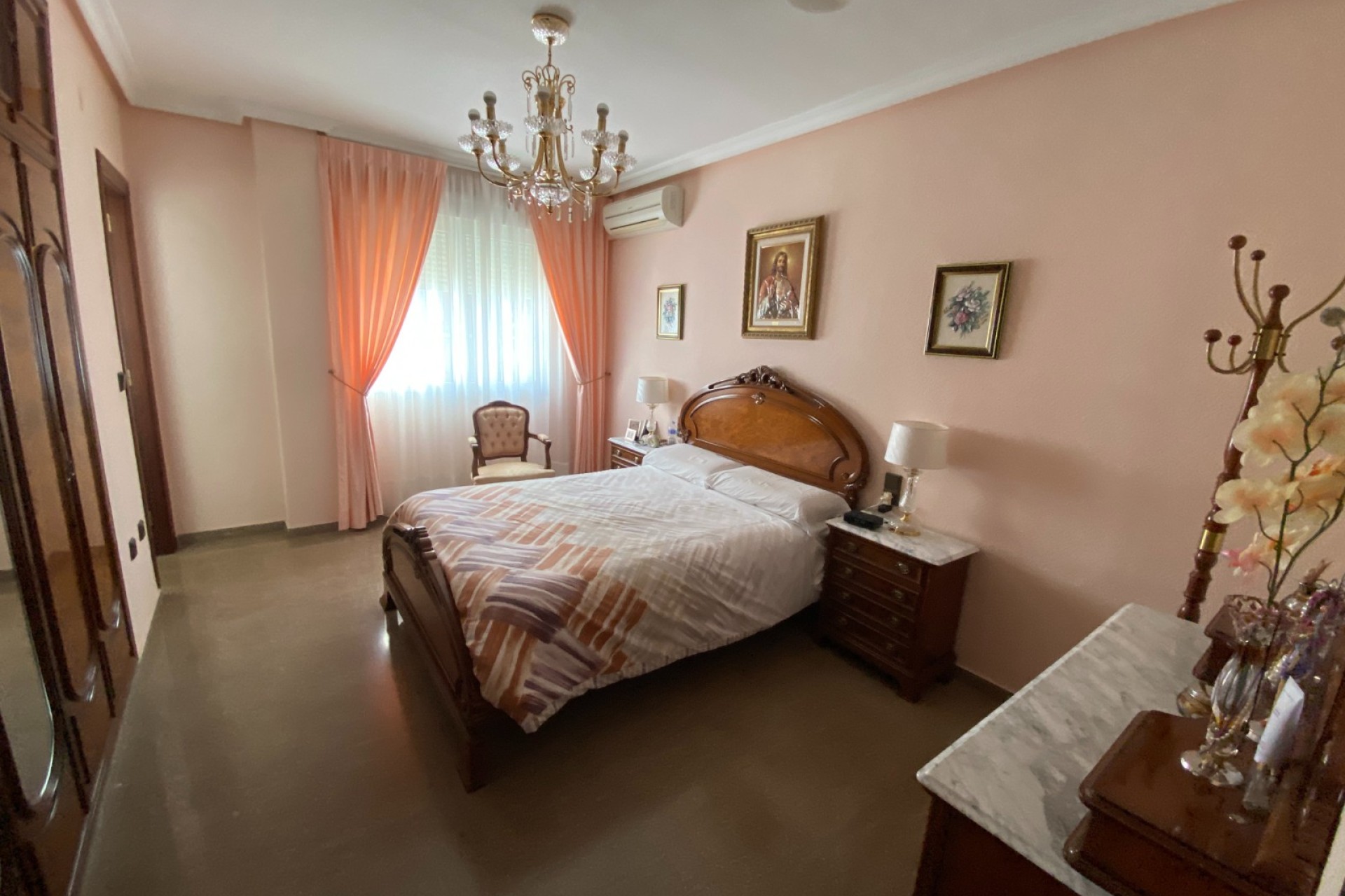 Resale - House - Sax