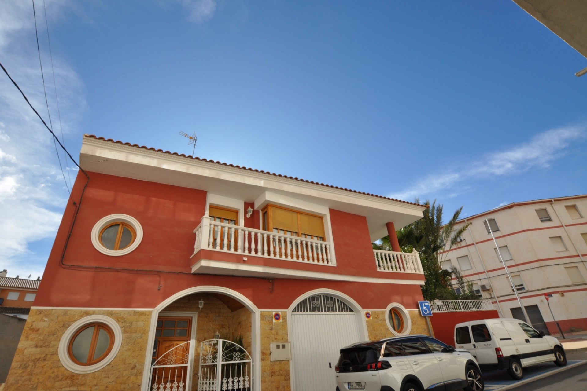 Resale - House - Sax