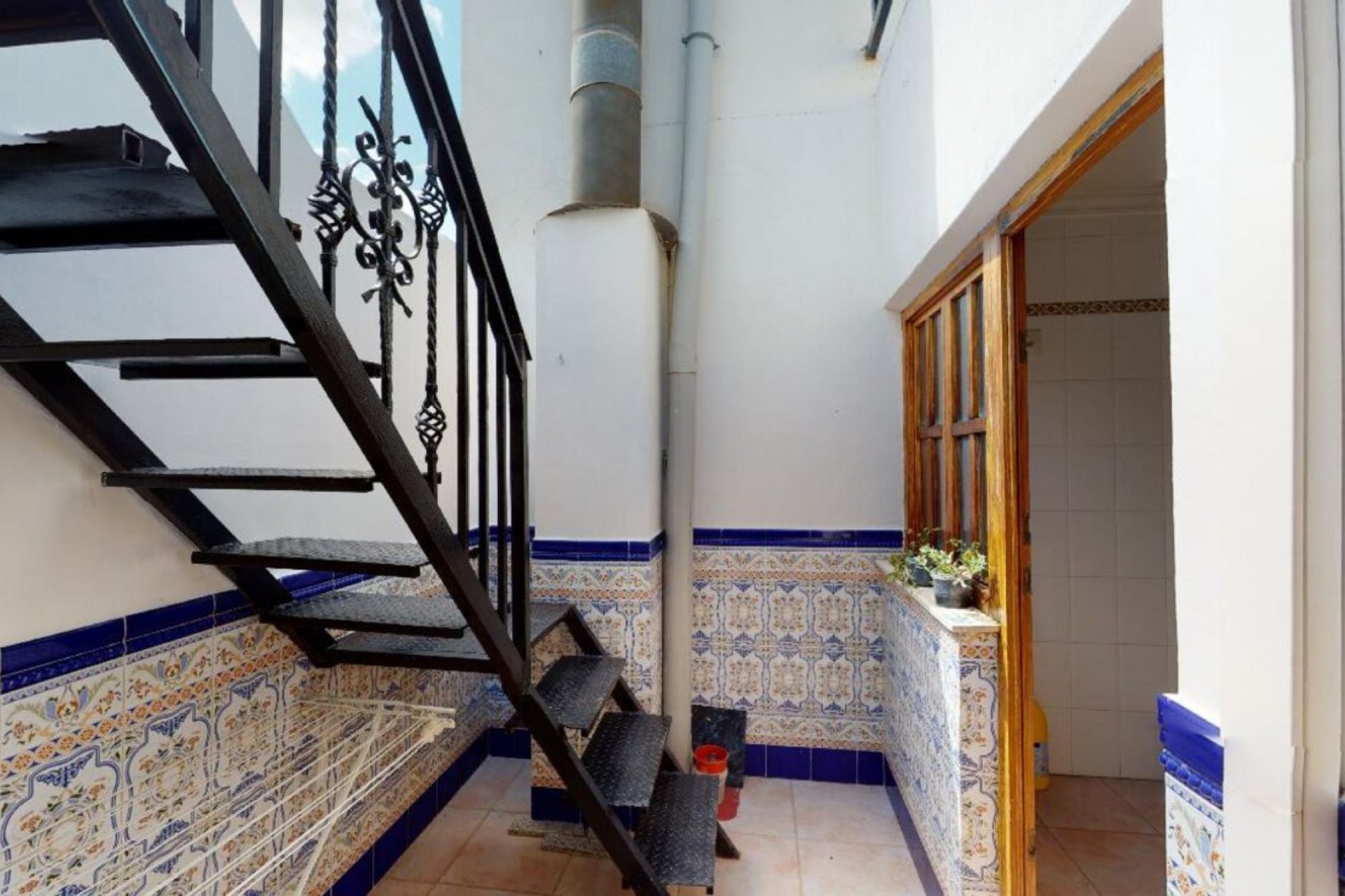 Resale - House - Sax