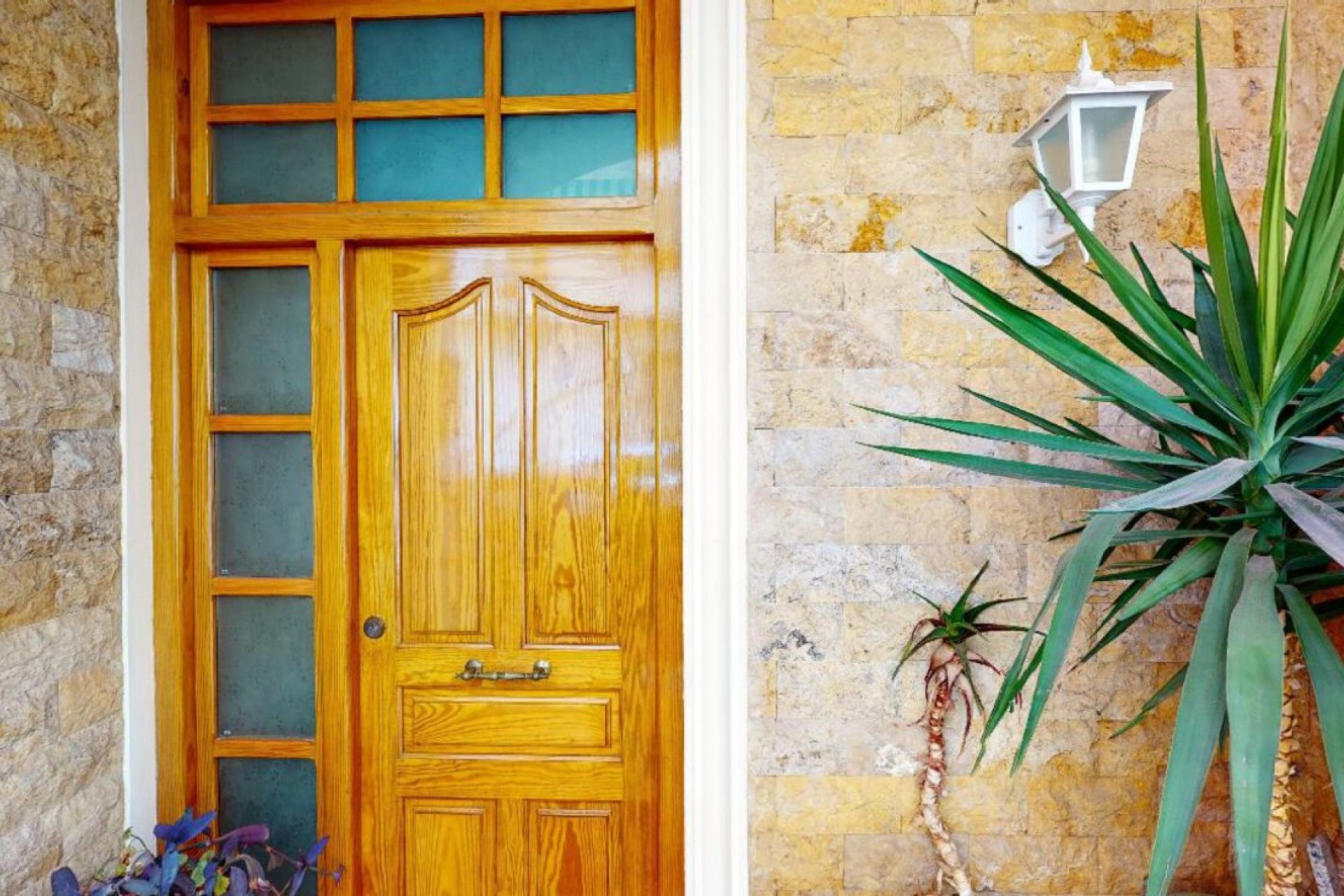 Resale - House - Sax