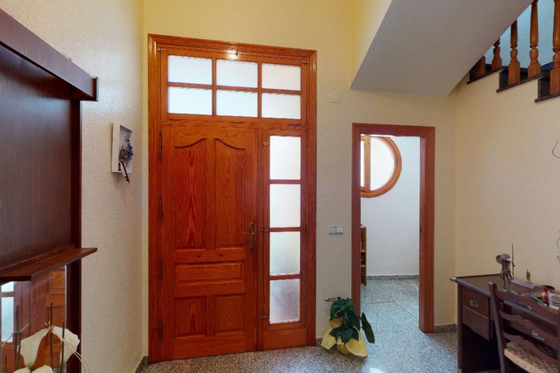 Resale - House - Sax