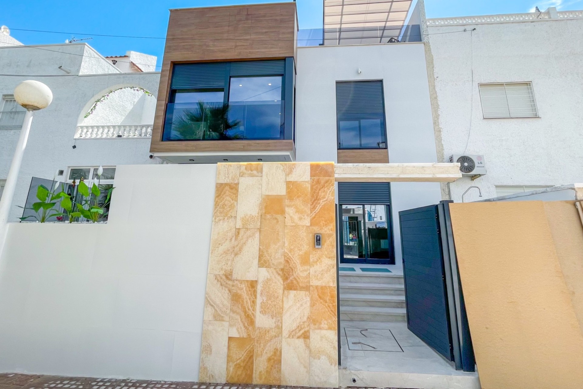 Resale - House - Torrevieja - Nueva Torrevieja - Aguas Nuevas