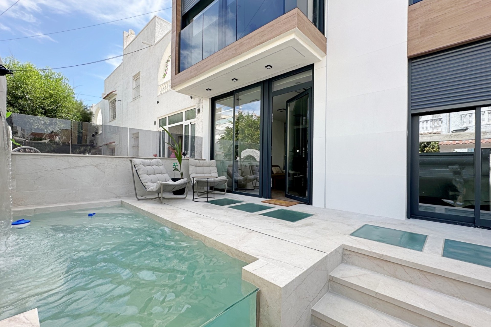 Resale - Townhouse / Terraced House - Torrevieja - Aguas Nuevas