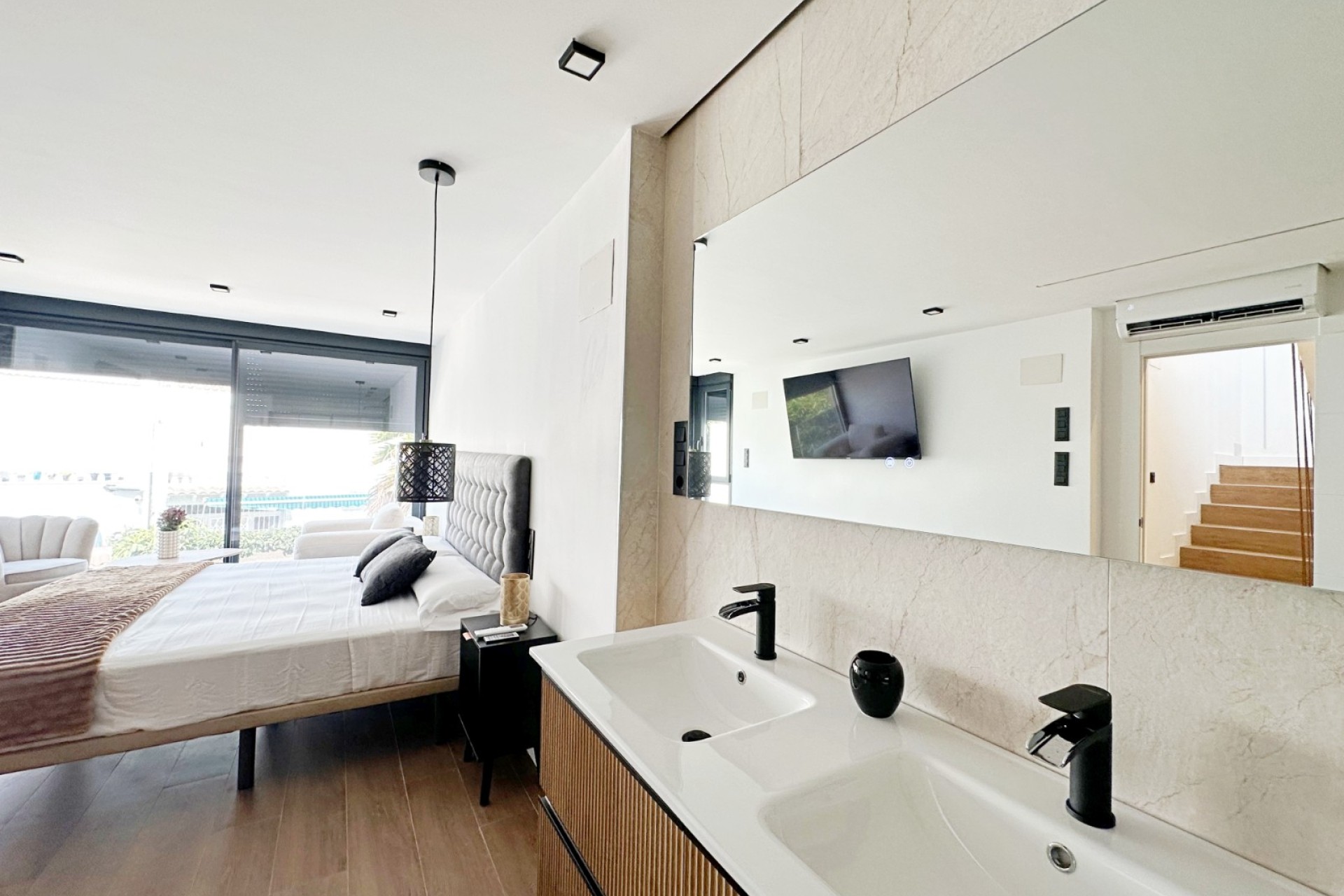 Resale - Townhouse / Terraced House - Torrevieja - Aguas Nuevas