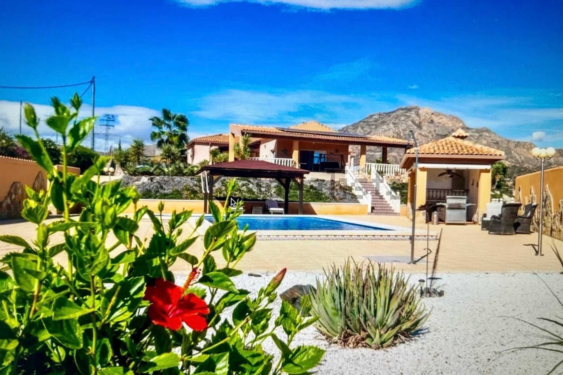 Resale - Villa - Albatera