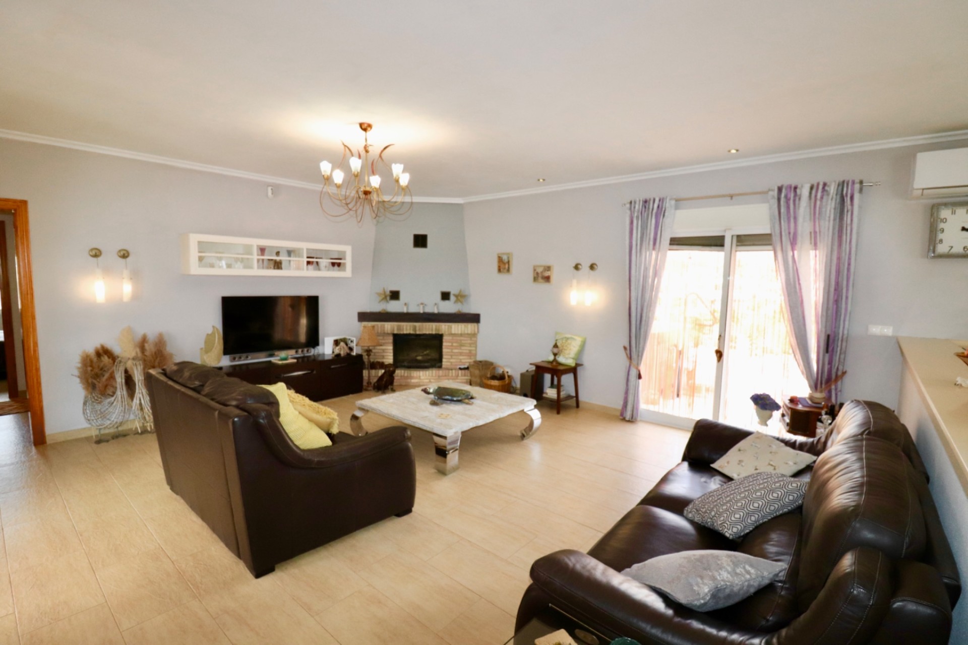Resale - Villa - Albatera
