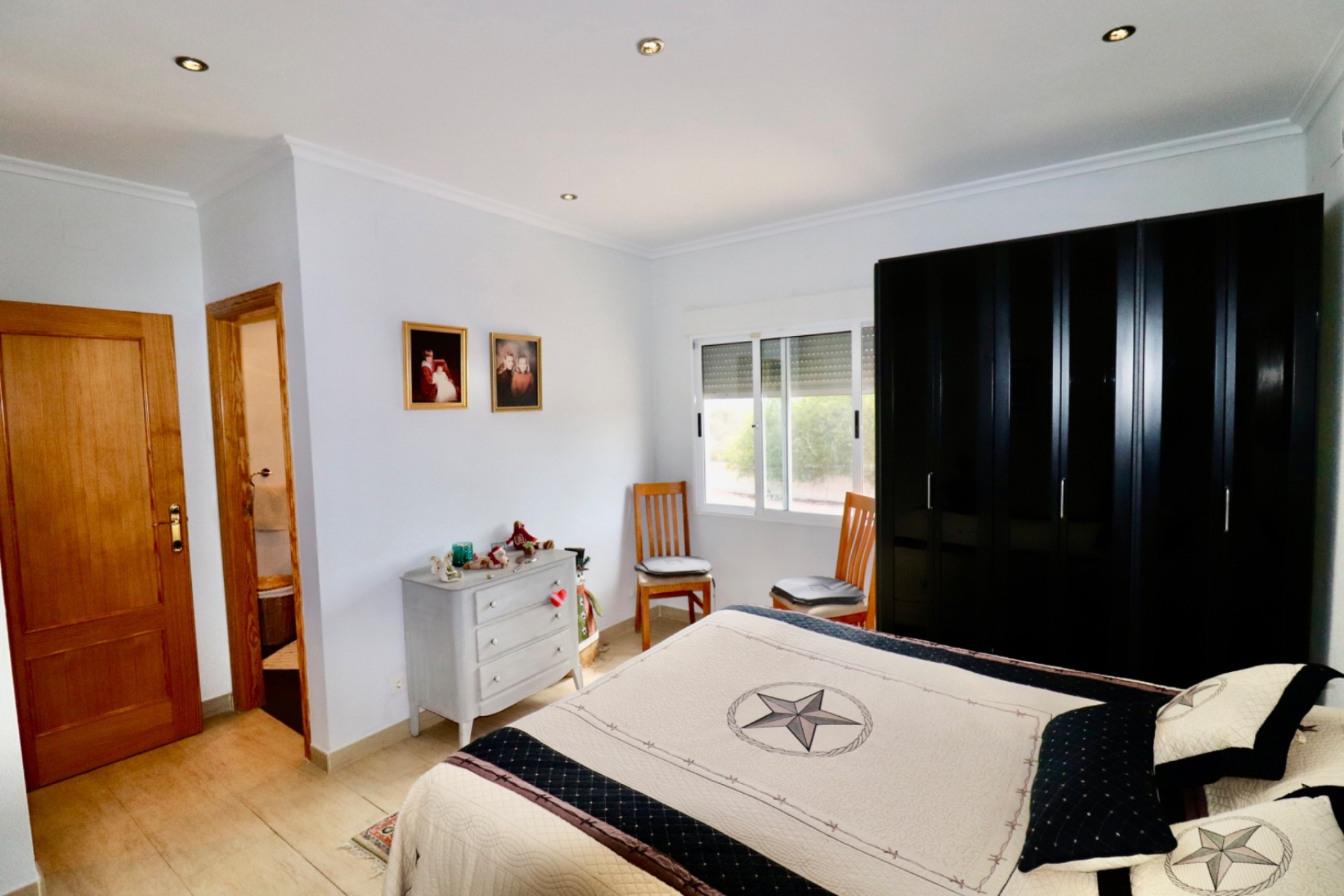 Resale - Villa - Albatera