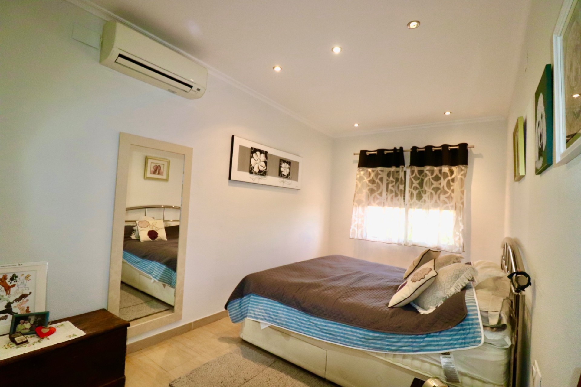 Resale - Villa - Albatera