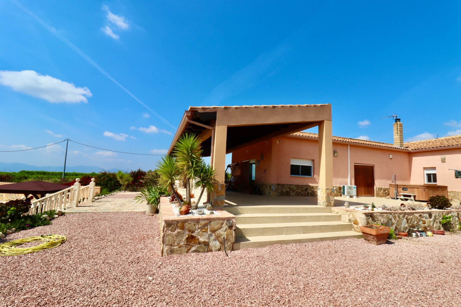 Resale - Villa - Albatera