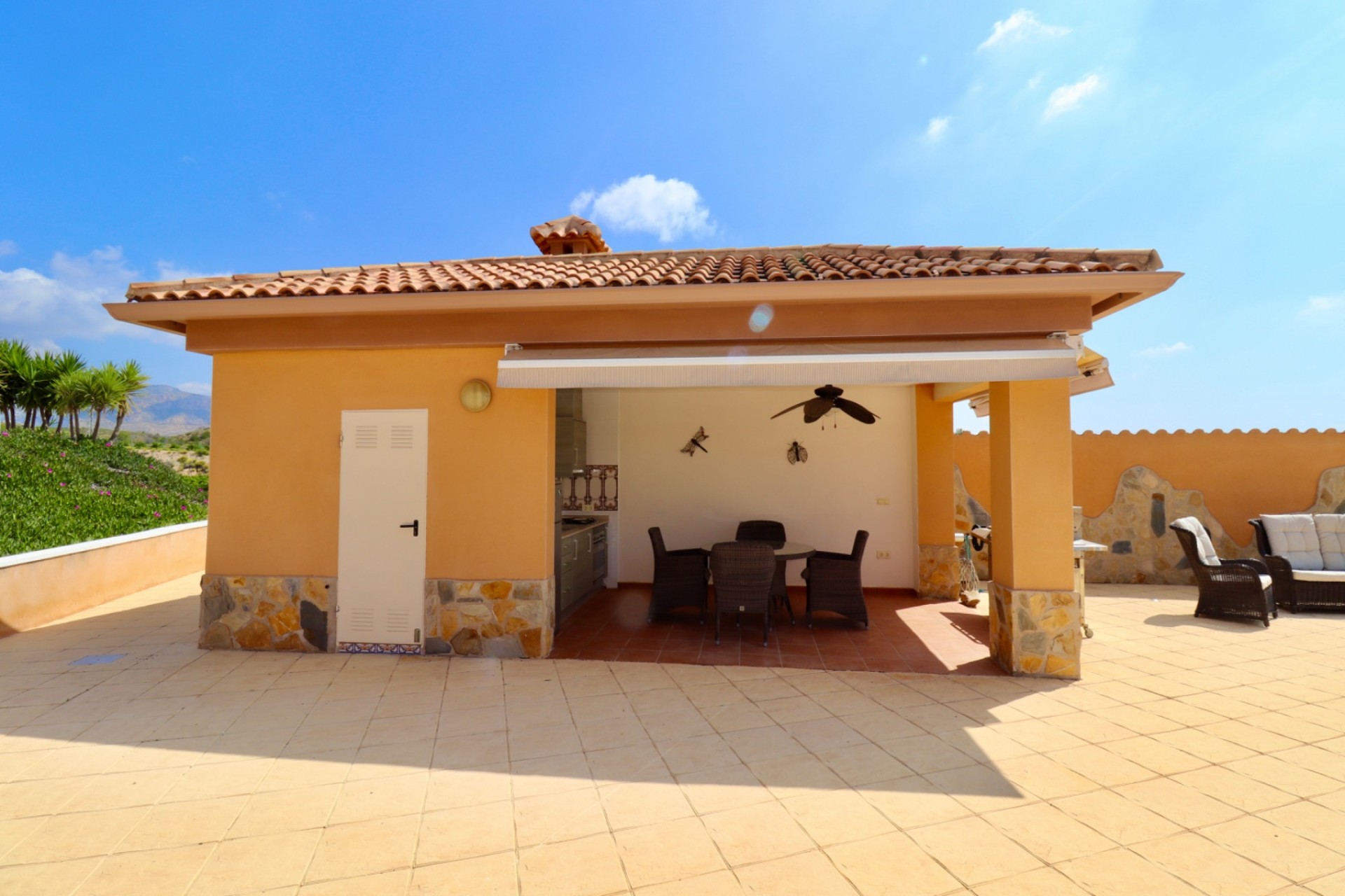 Resale - Villa - Albatera