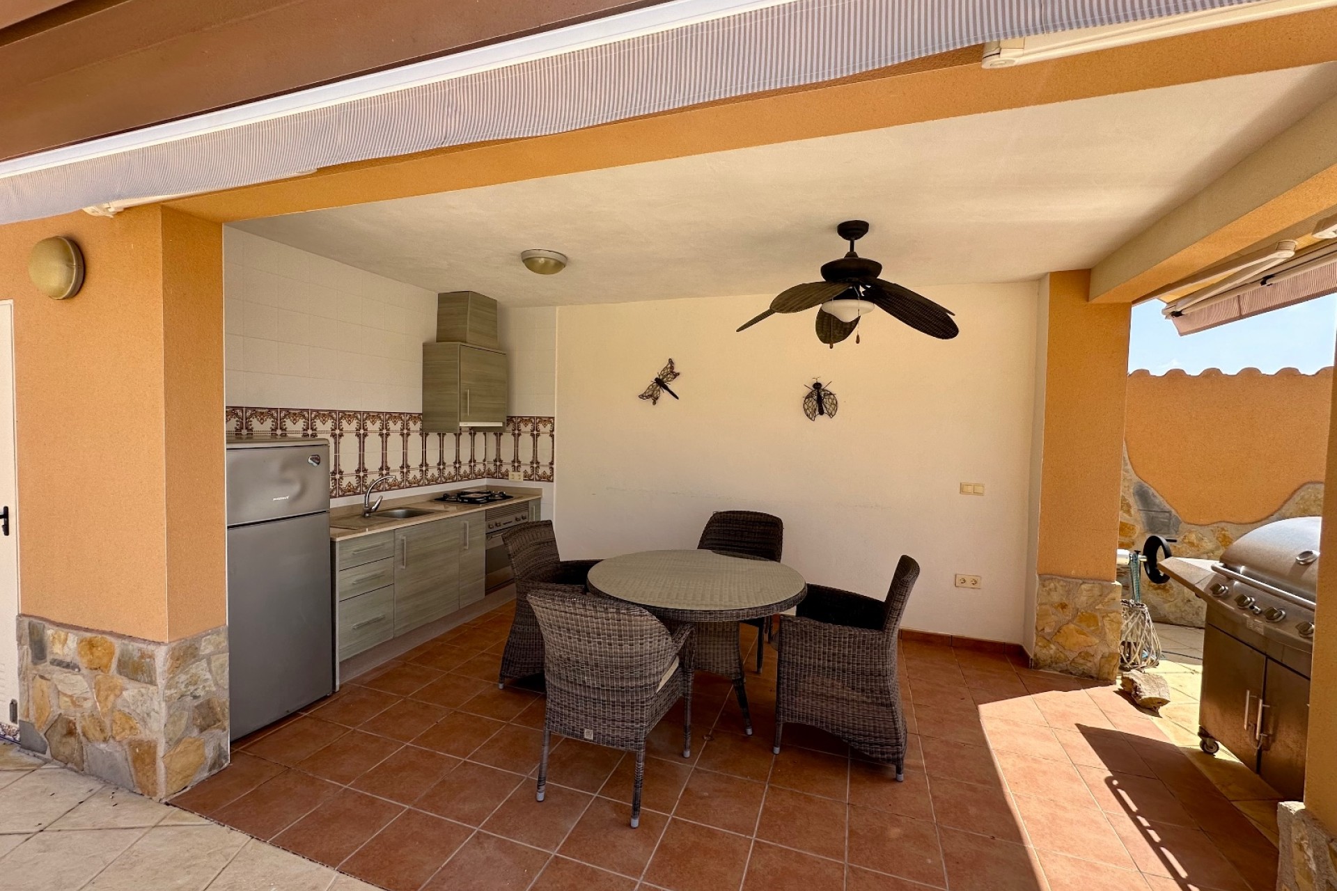 Resale - Villa - Albatera