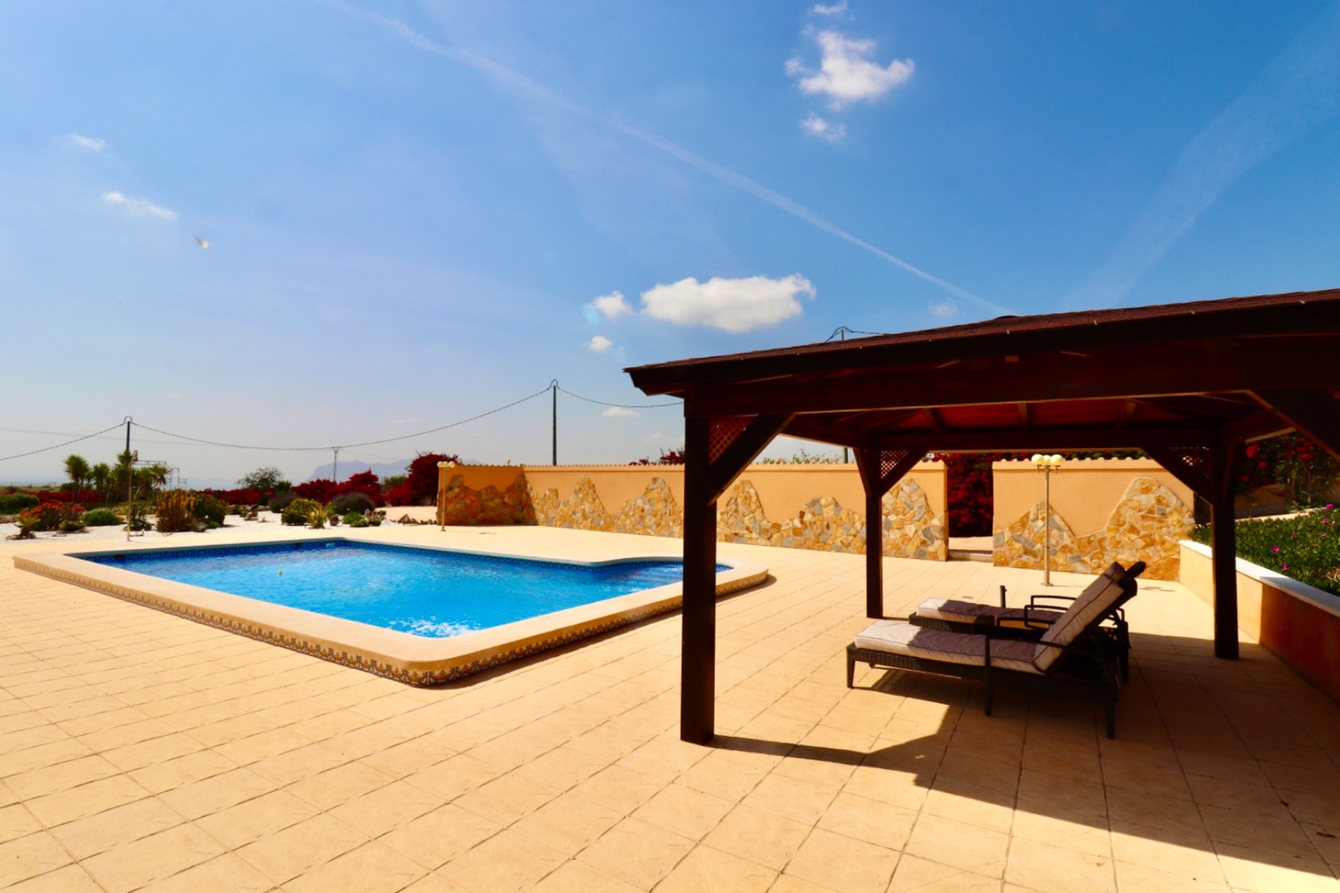 Resale - Villa - Albatera