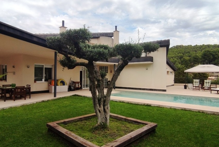 Resale - Villa - Alcoy