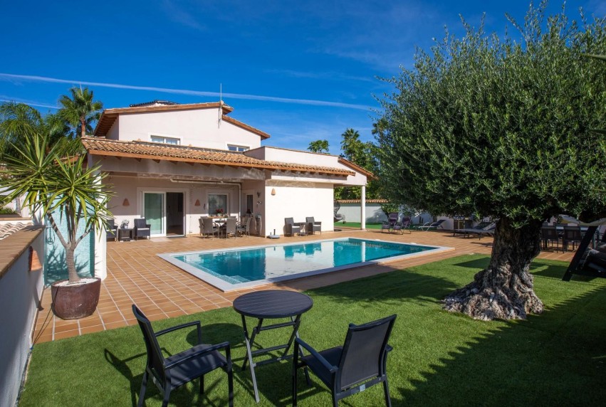 Resale - Villa - Alfas del Pí