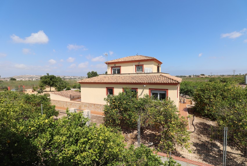 Resale - Villa - Algorfa