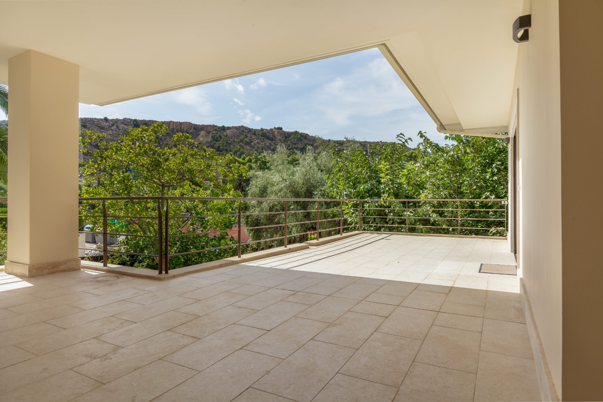 Resale - Villa - Alicante - Vistahermosa