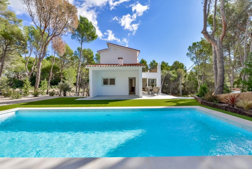 Resale - Villa - Altea