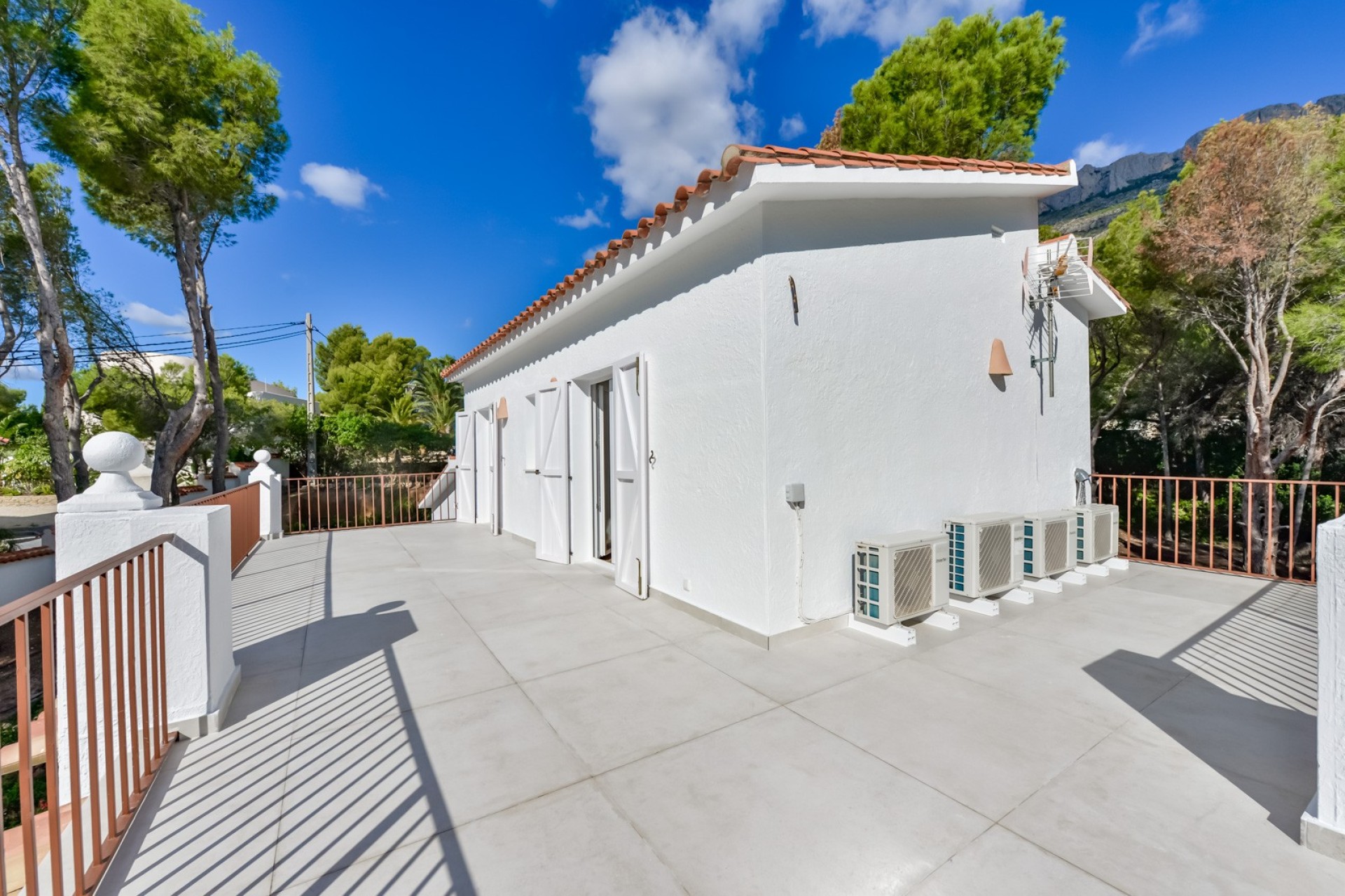 Resale - Villa - Altea