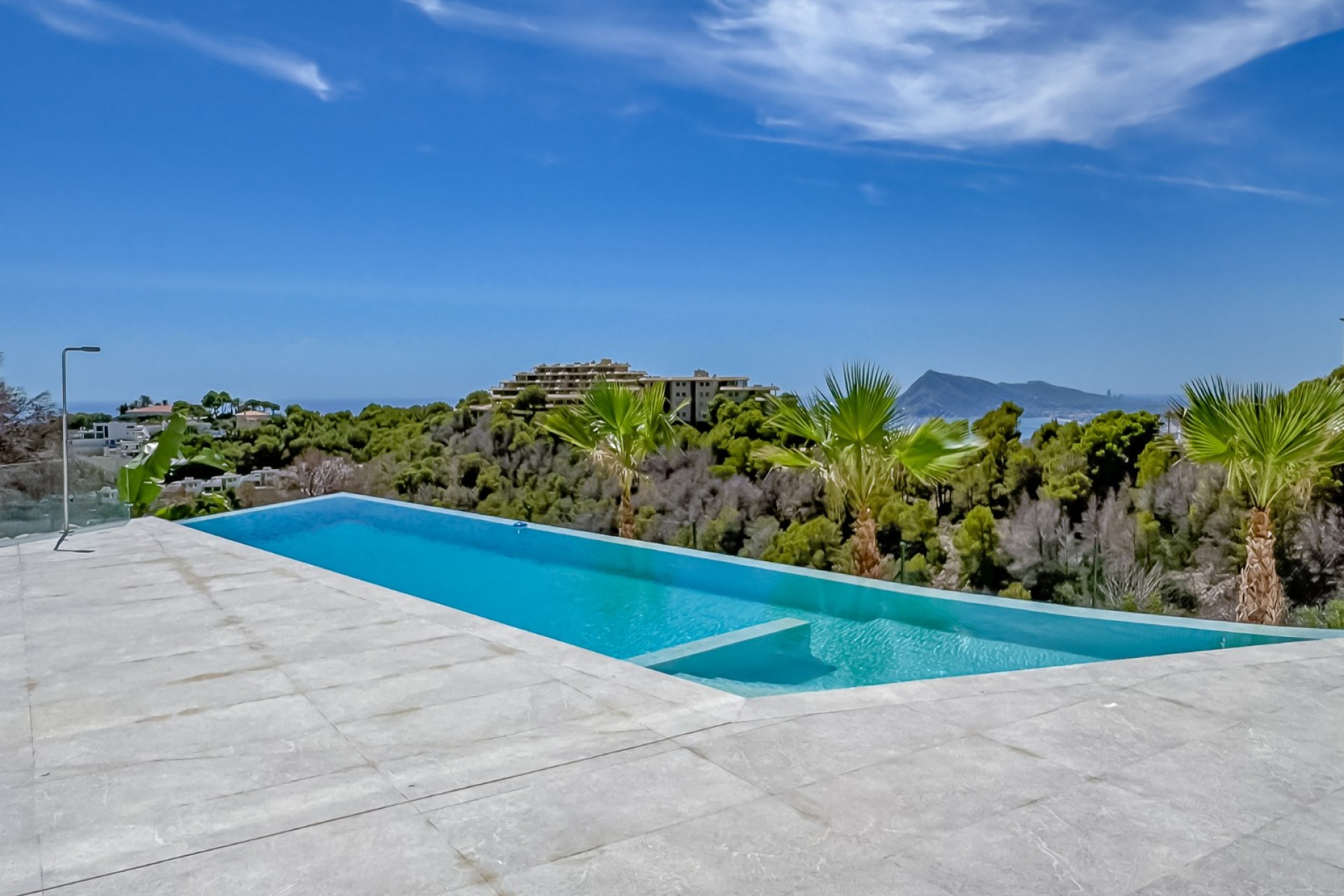 Resale - Villa - Altea