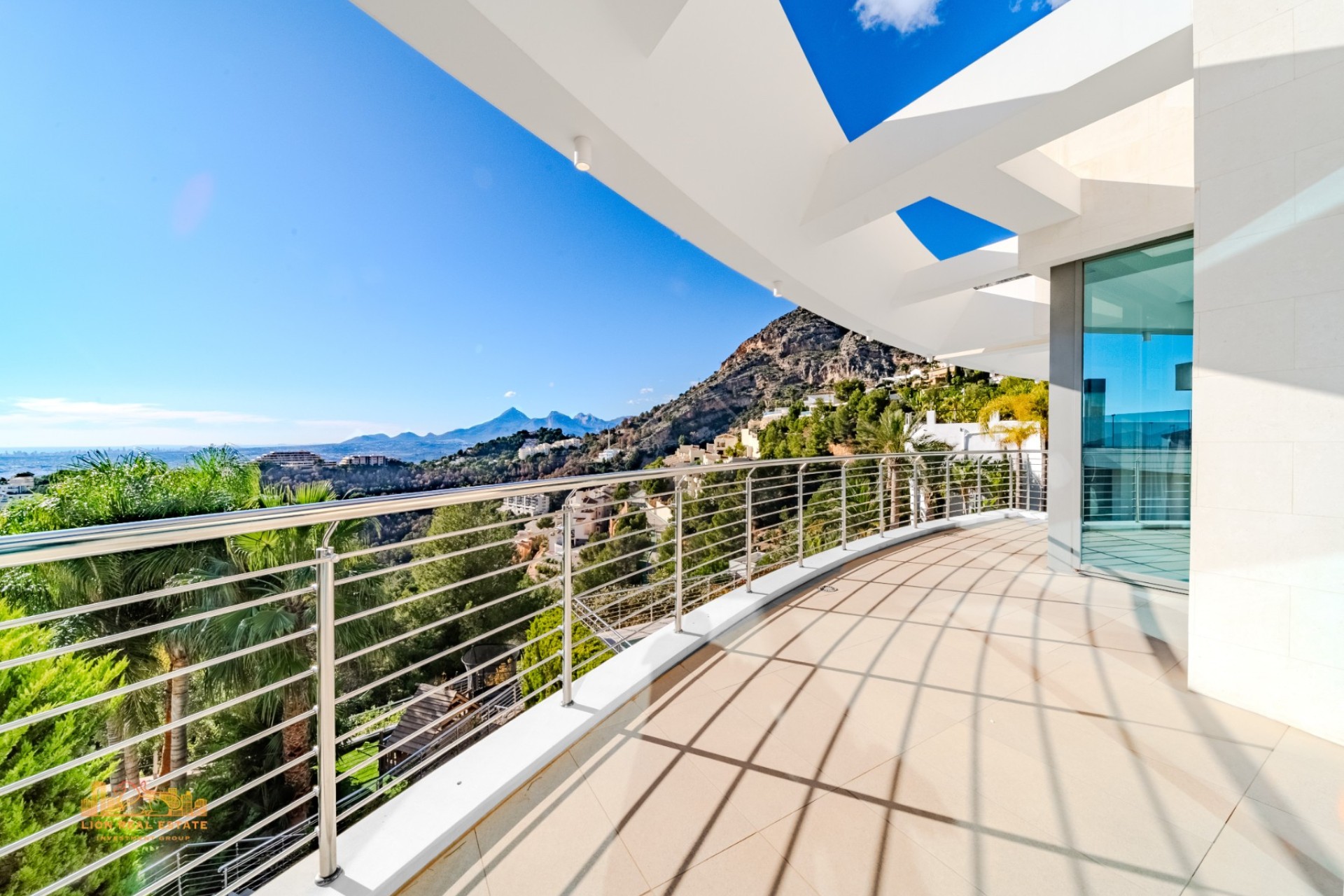 Resale - Villa - Altea