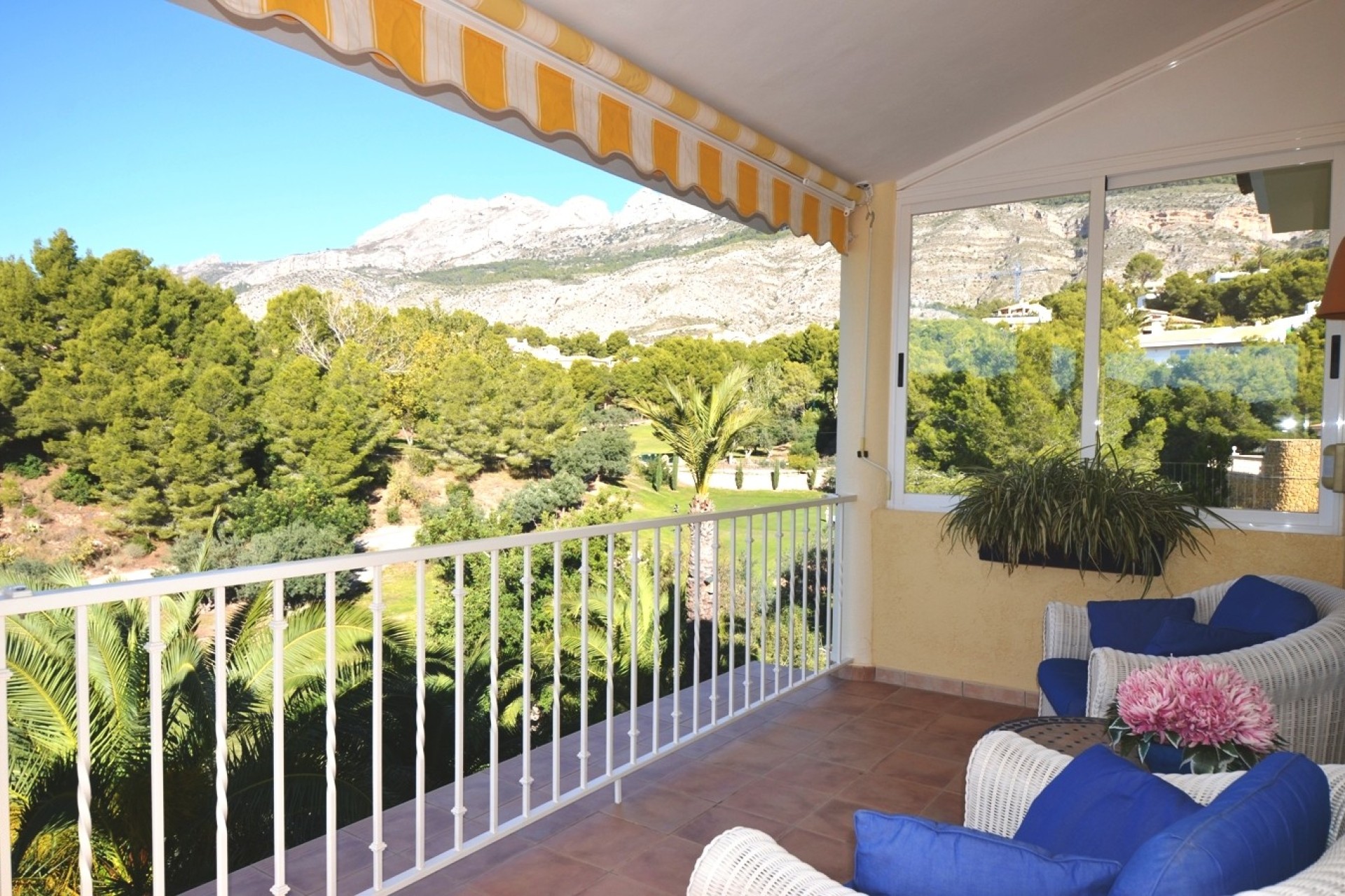 Resale - Villa - Altea
