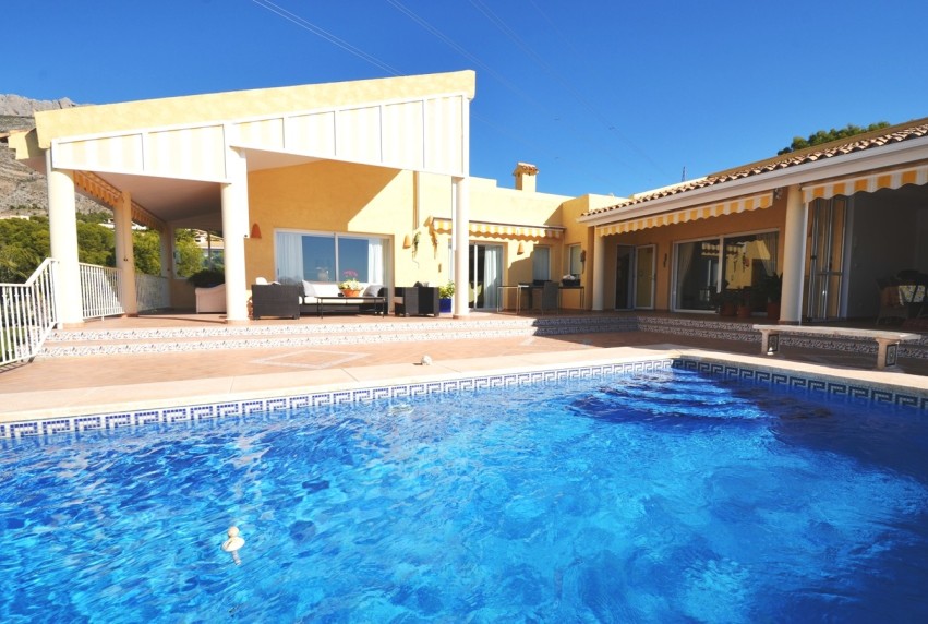 Resale - Villa - Altea