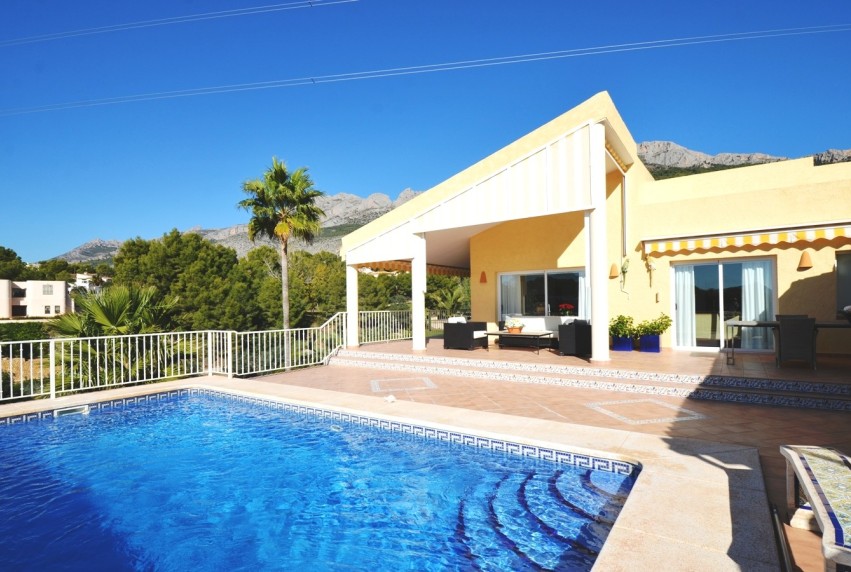Resale - Villa - Altea