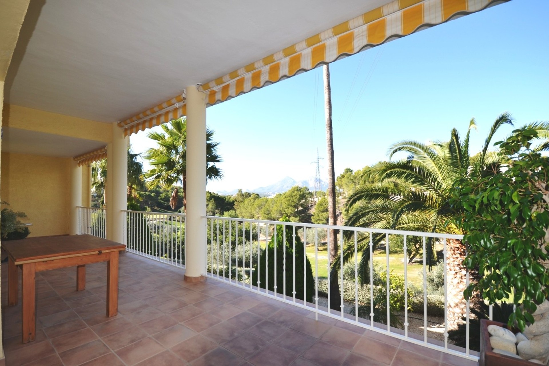 Resale - Villa - Altea