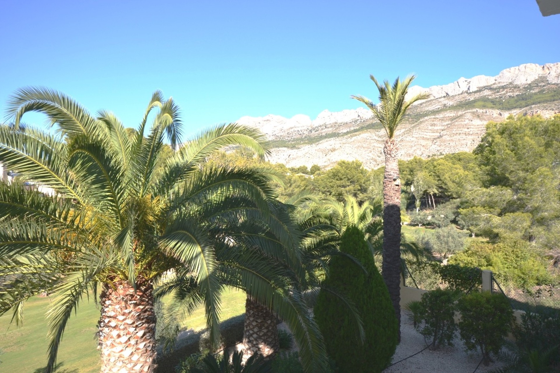 Resale - Villa - Altea