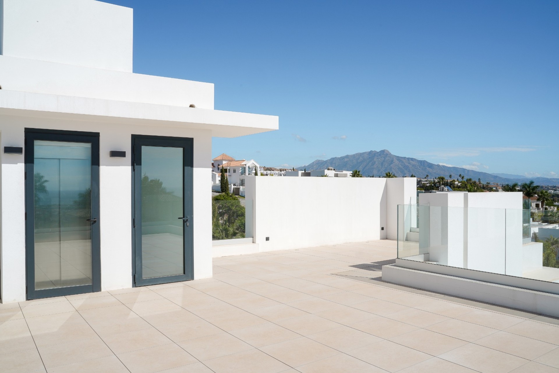 Resale - Villa - Benahavis