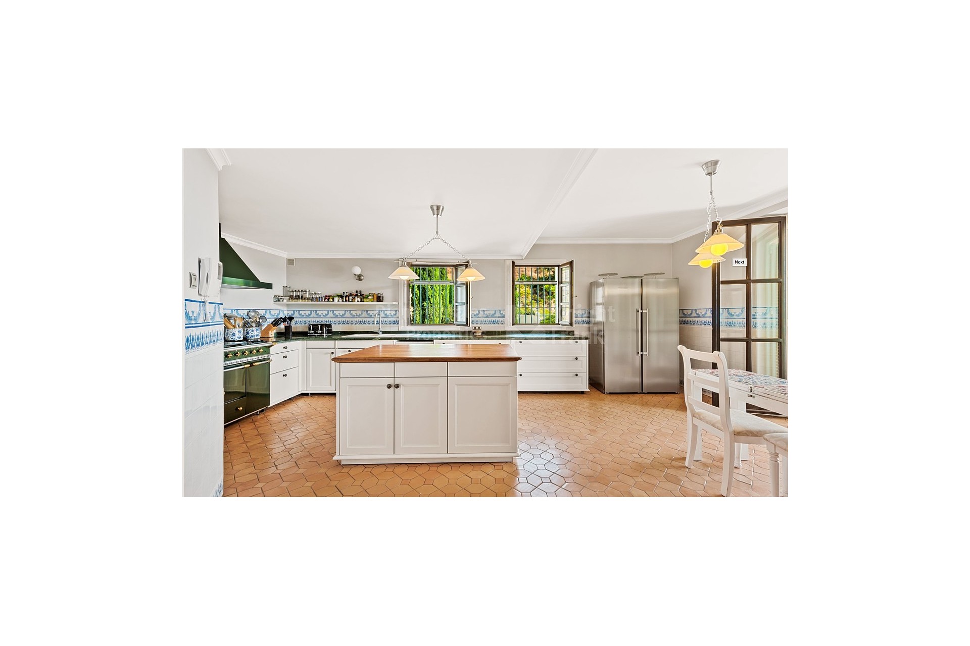 Resale - Villa - Benahavis