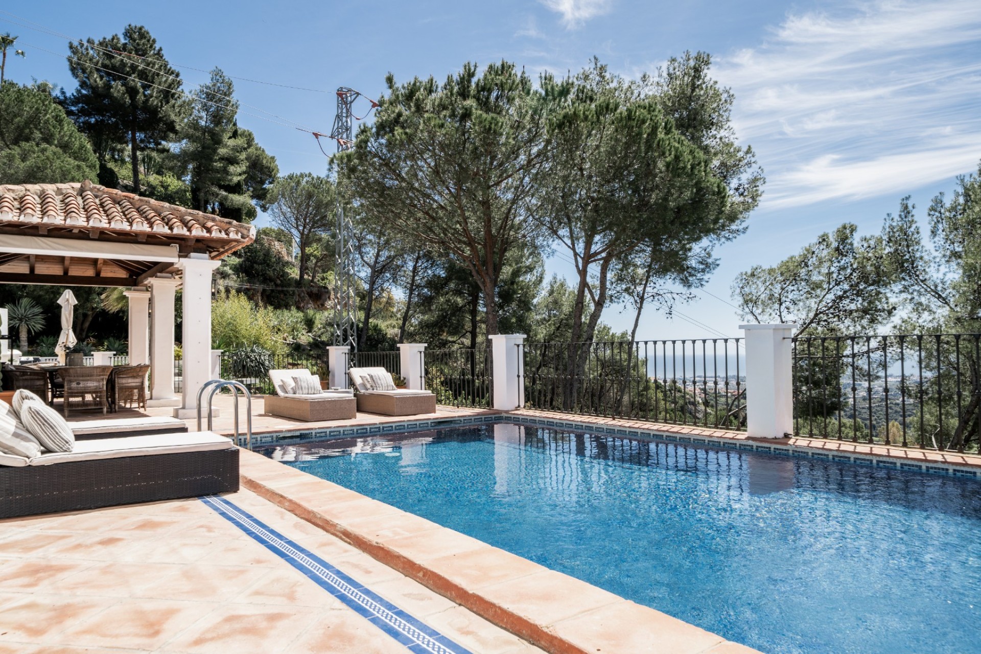 Resale - Villa - Benahavis