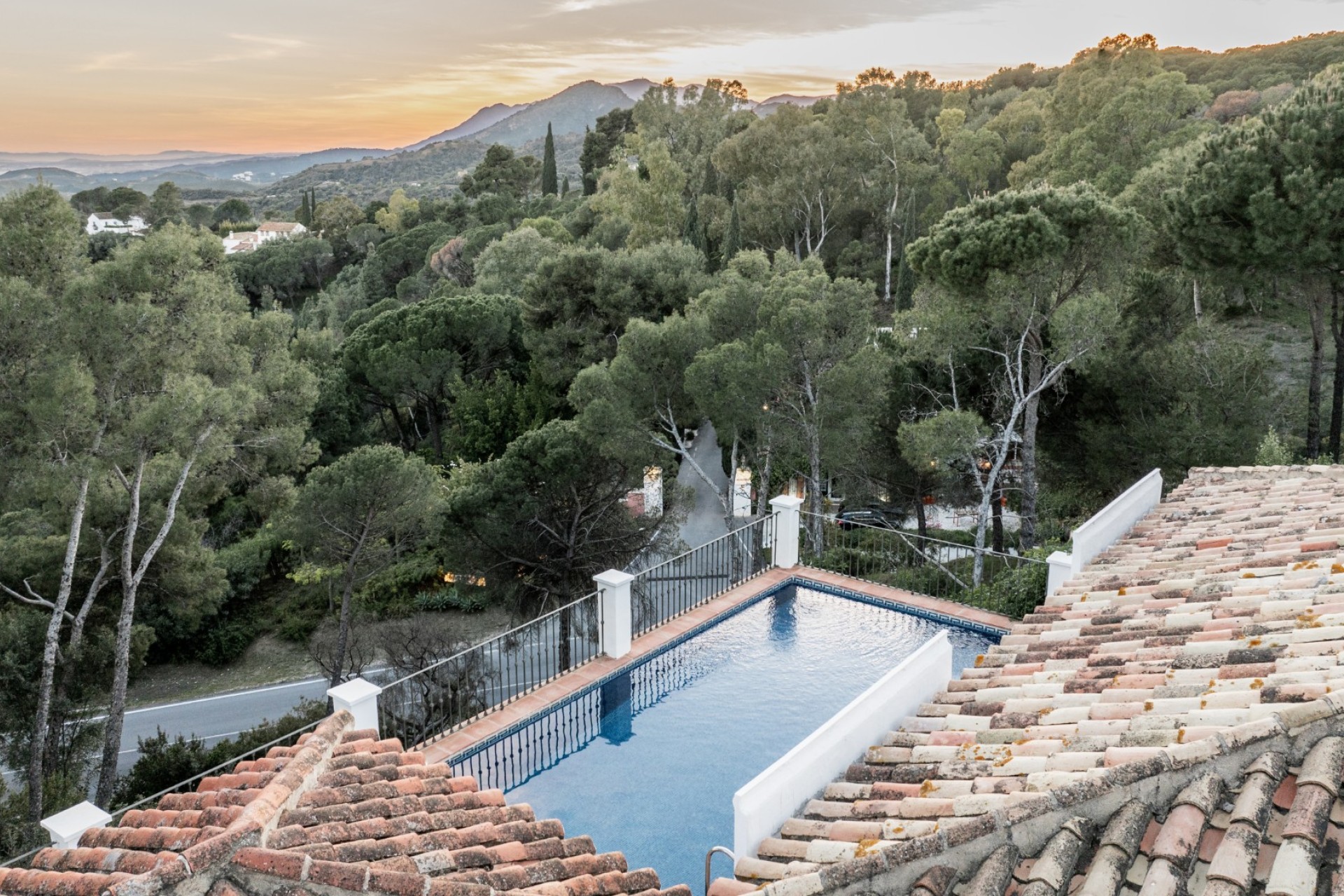 Resale - Villa - Benahavis