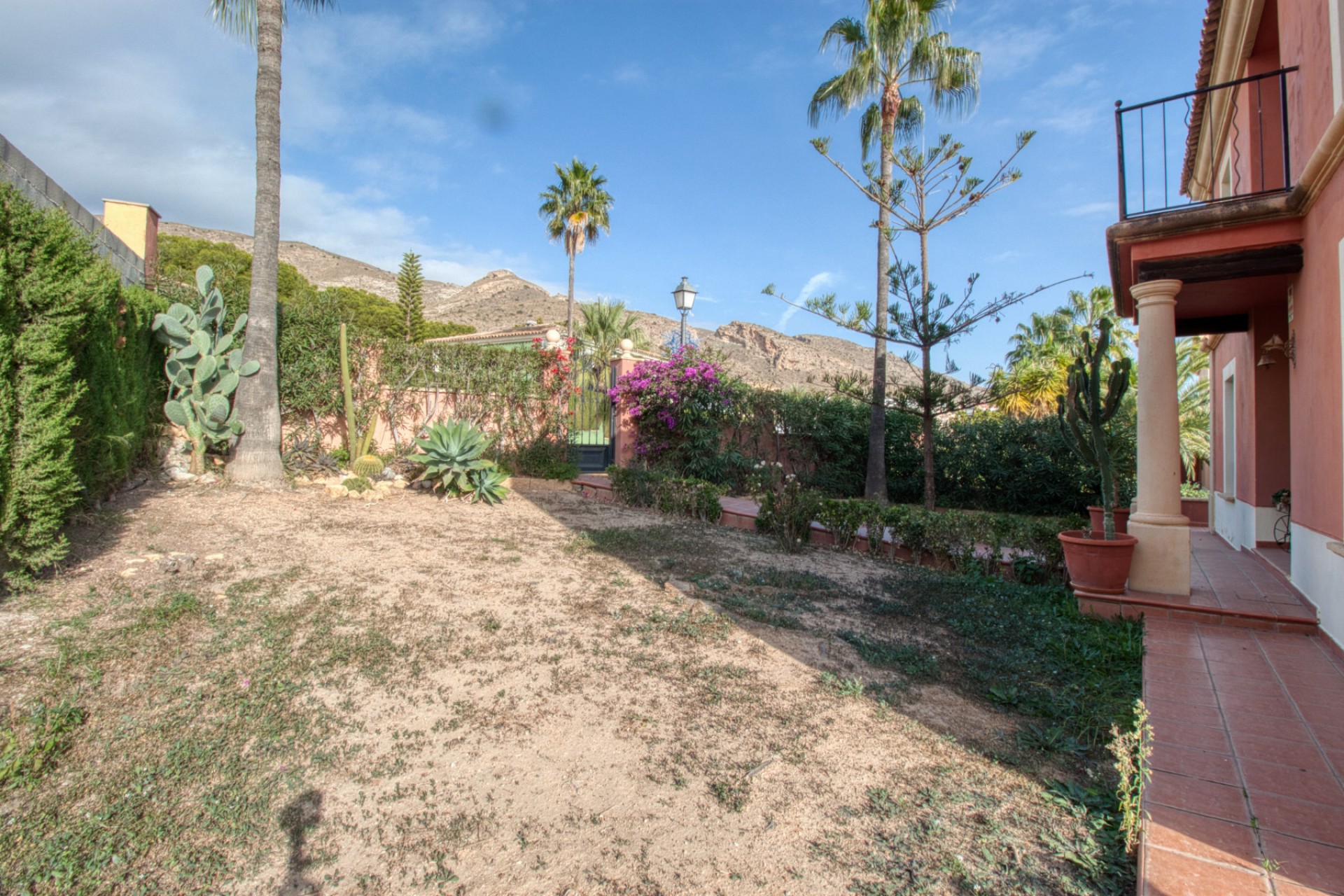 Resale - Villa - Benidorm - Zona de Poniente