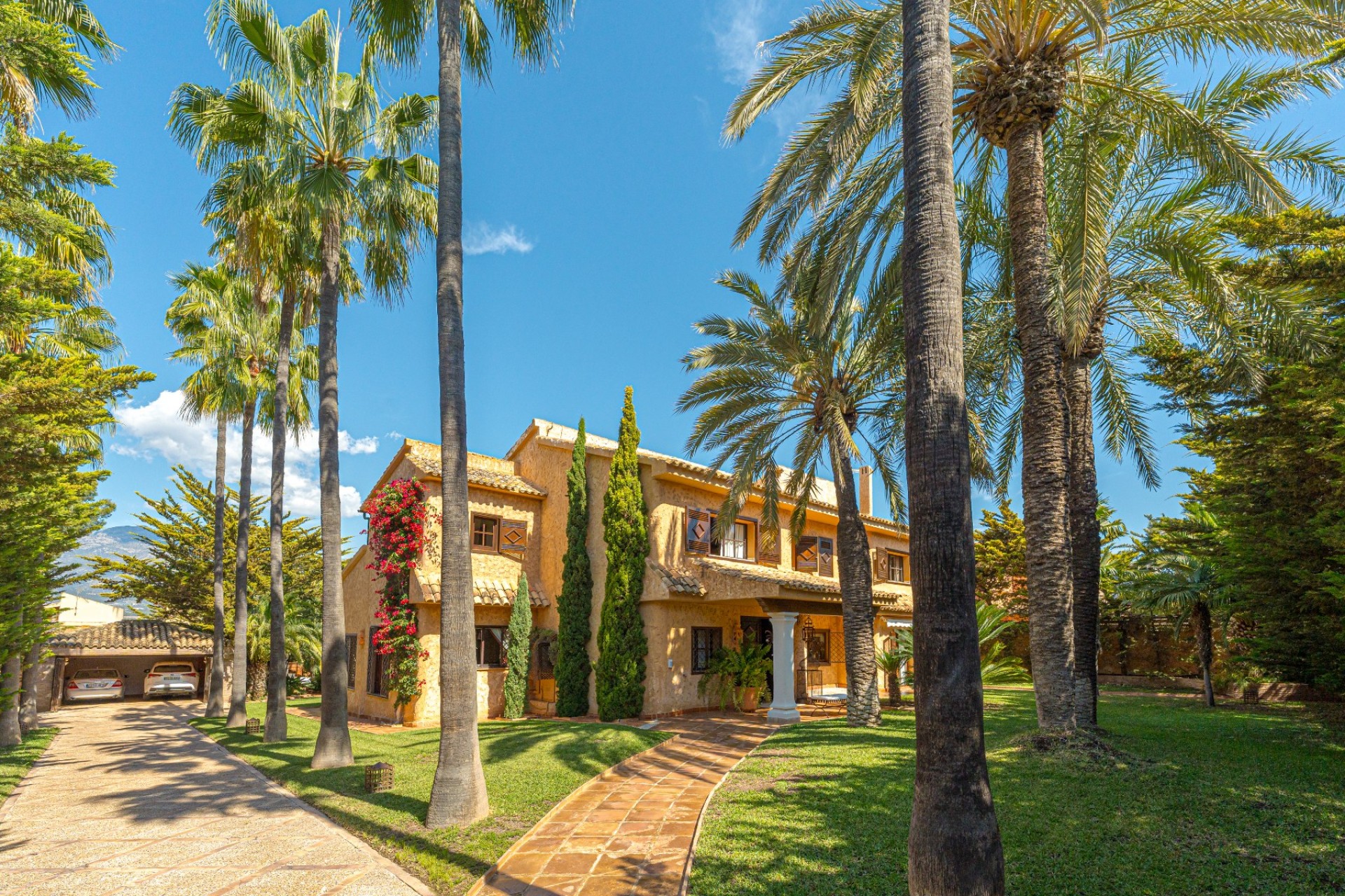 Resale - Villa - Benidorm