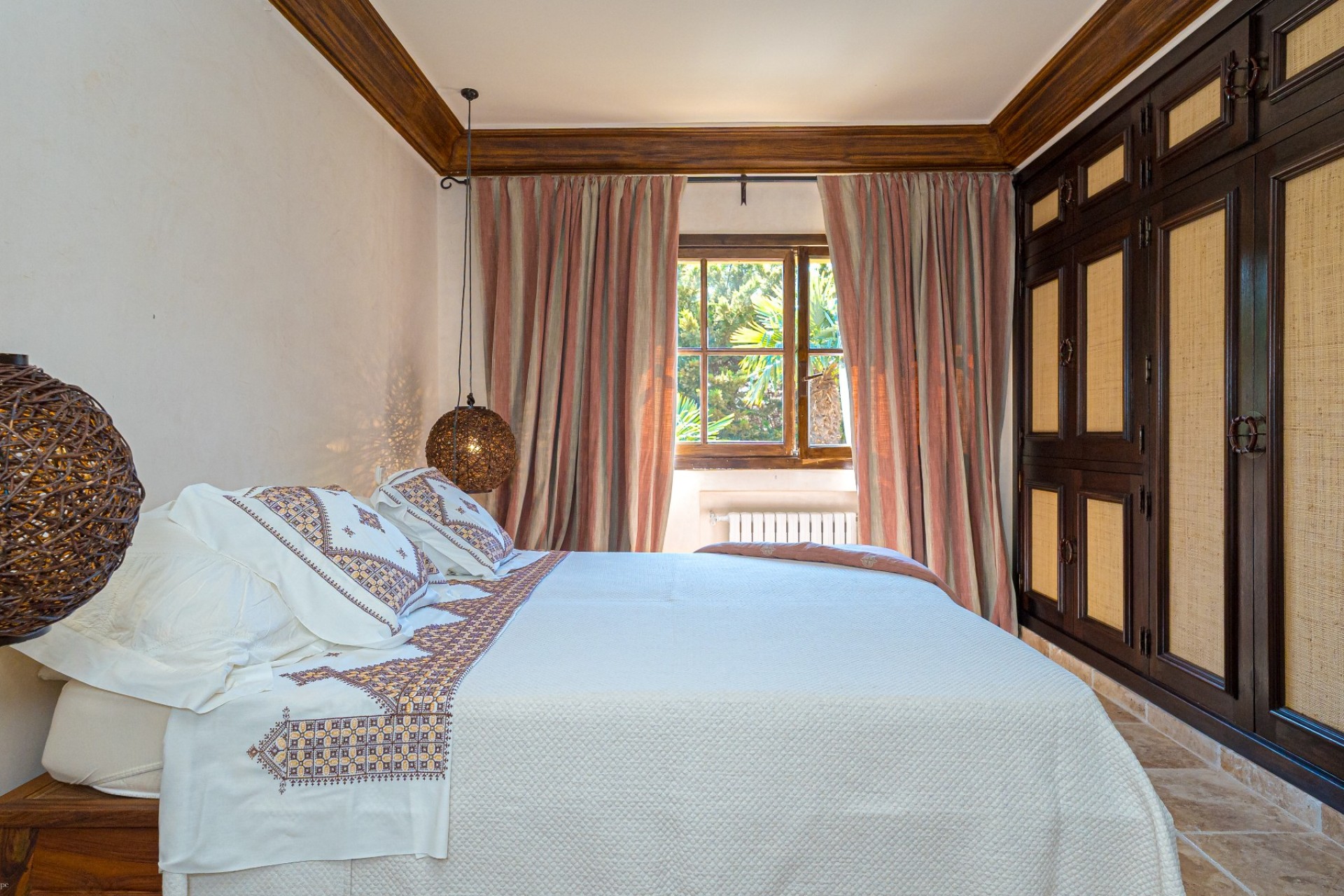 Resale - Villa - Benidorm